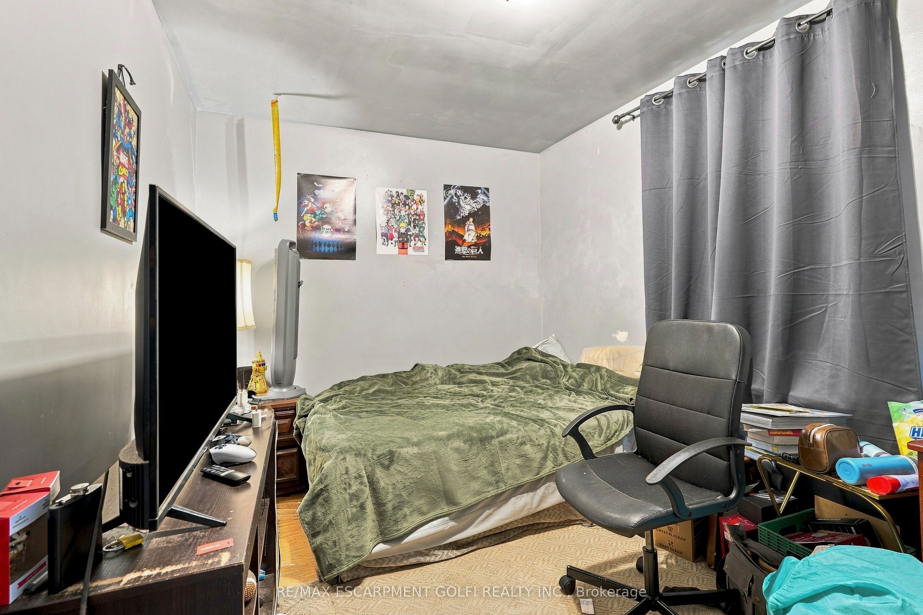 663 Ridge Road W Property Photo 6