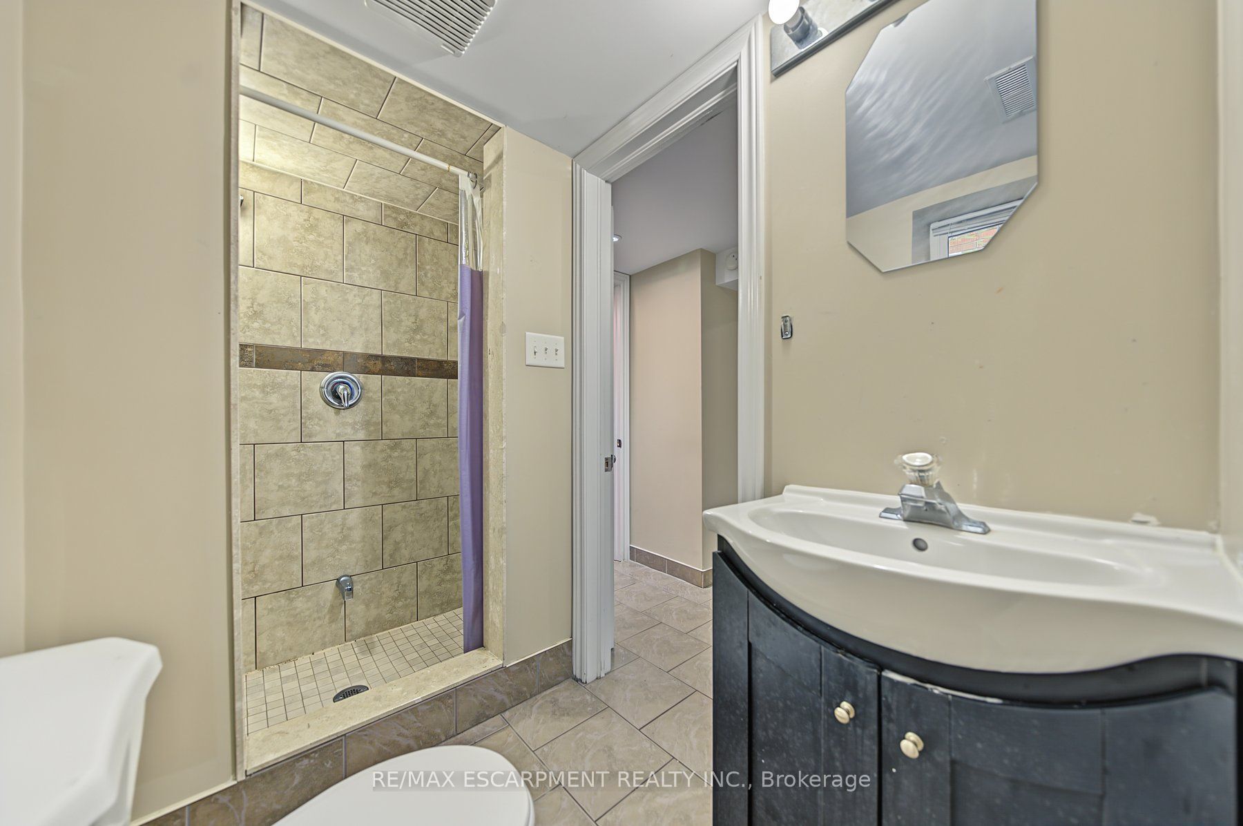 270 Weir Street N Property Photo 21