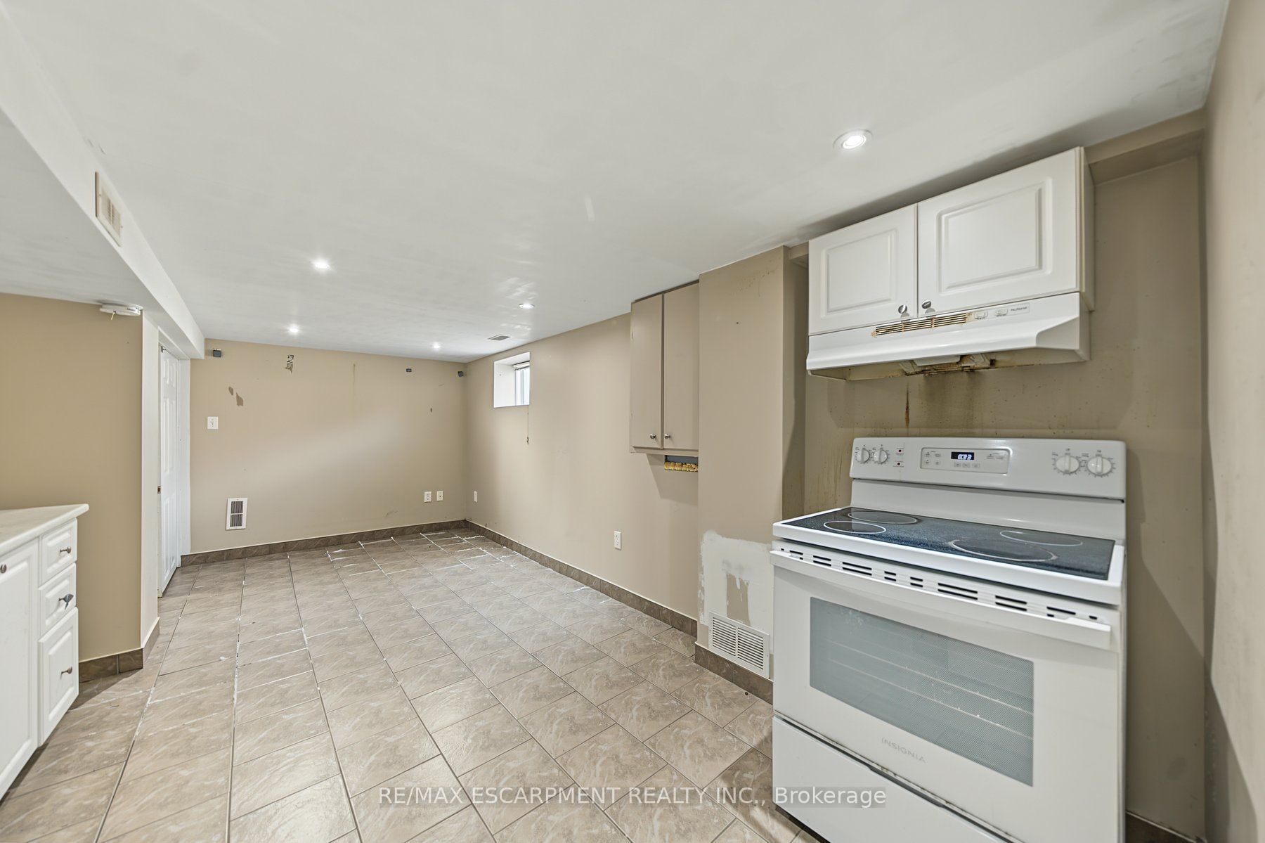 270 Weir Street N Property Photo 22