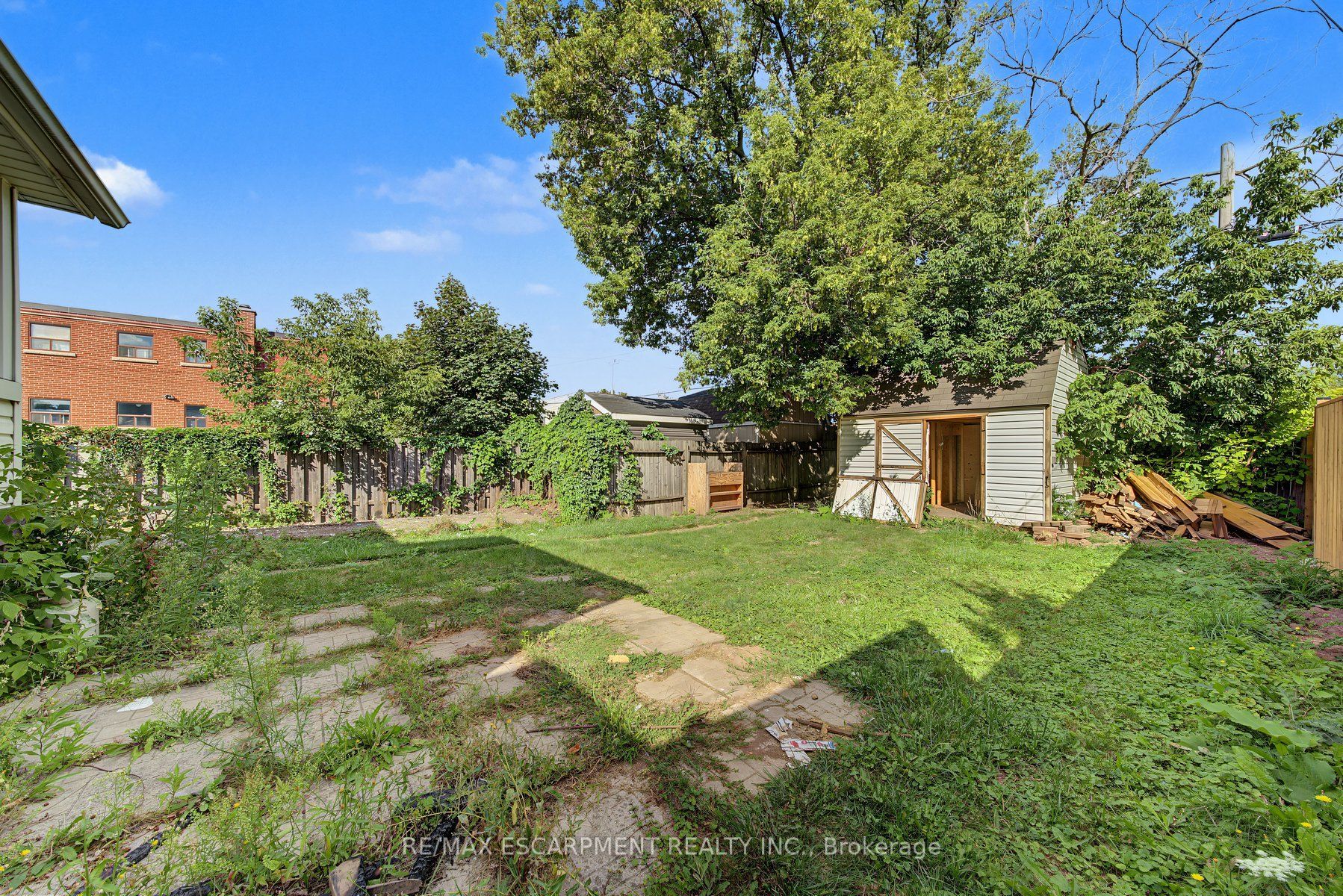 270 Weir Street N Property Photo 29