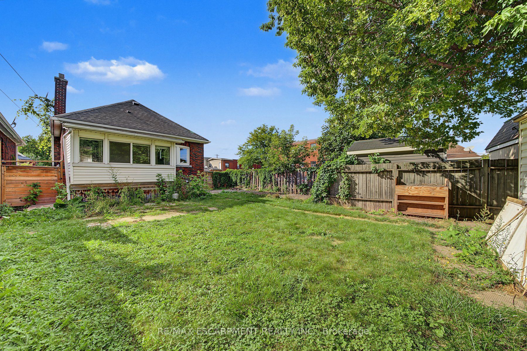 270 Weir Street N Property Photo 30