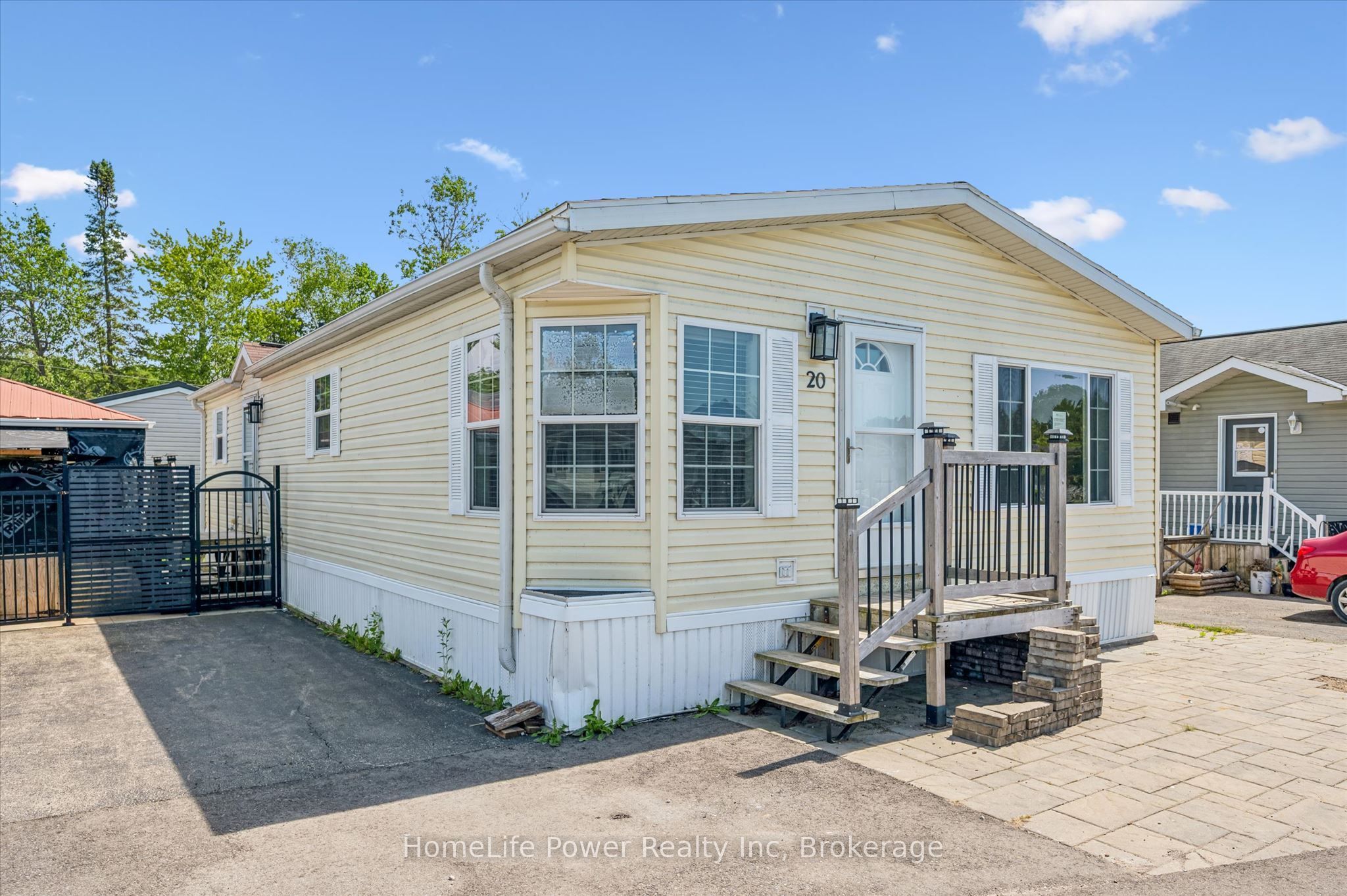 20 Elm Street Property Photo 2