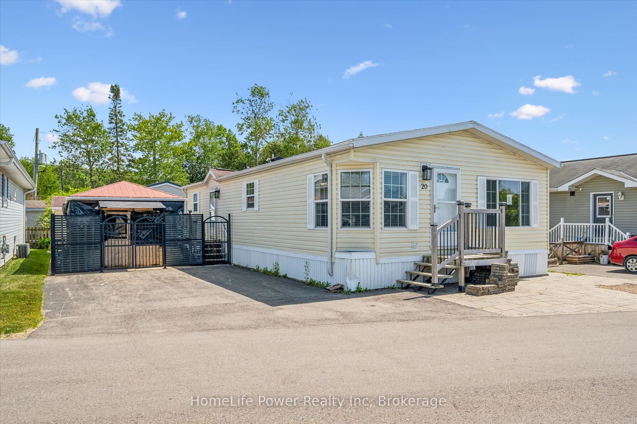 20 Elm Street Property Photo 3