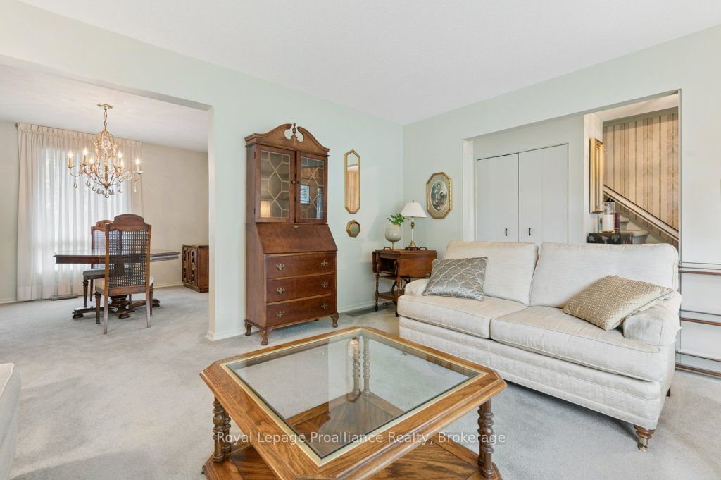 18 Conger Place Property Photo 12