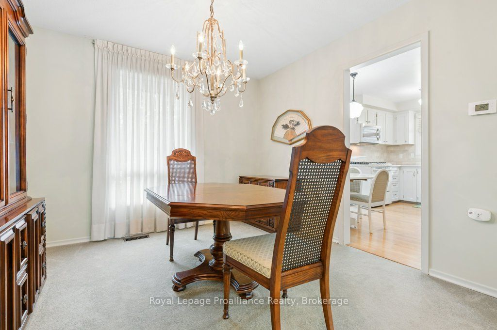 18 Conger Place Property Photo 13