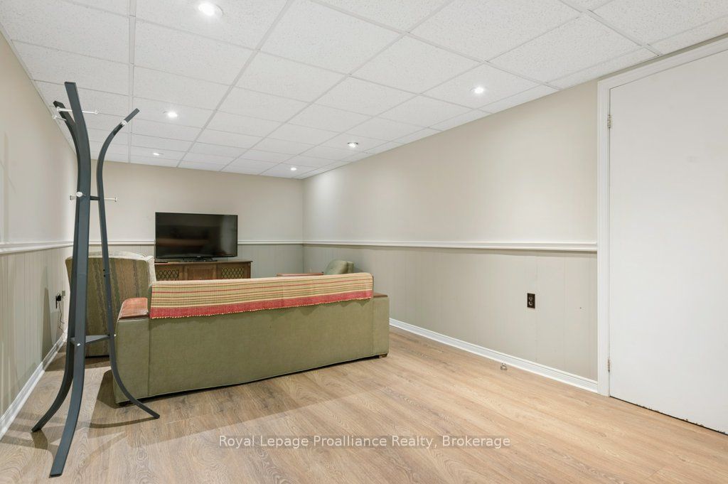 18 Conger Place Property Photo 31