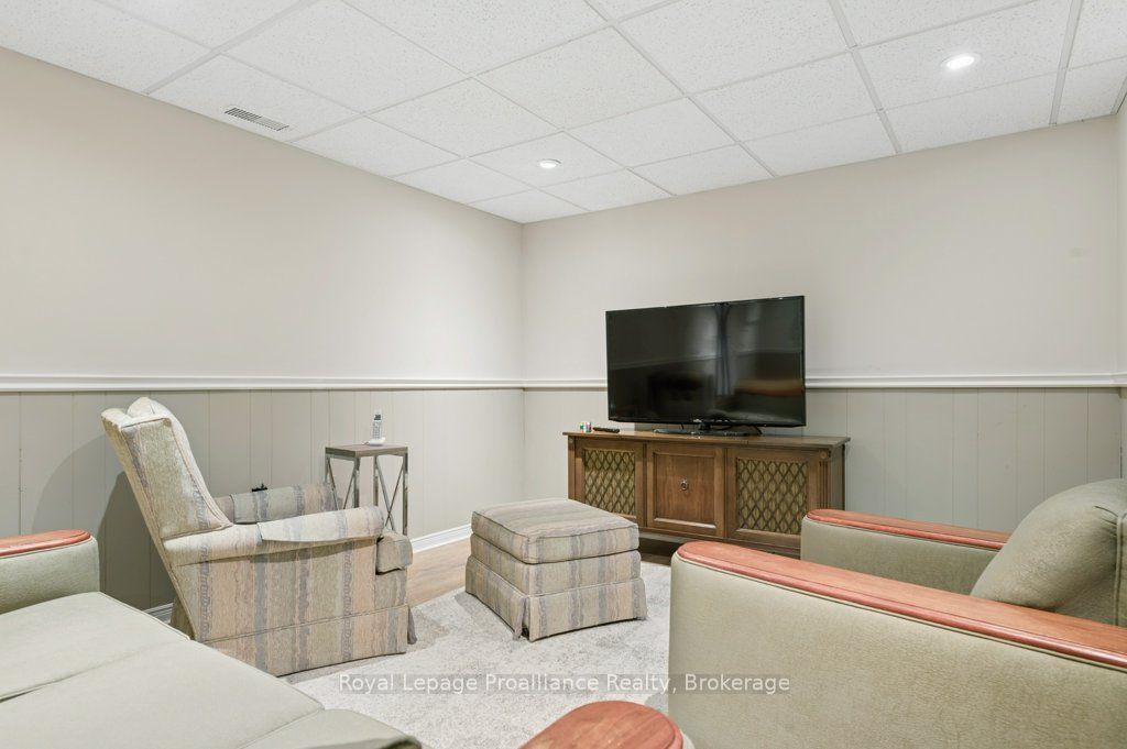 18 Conger Place Property Photo 34