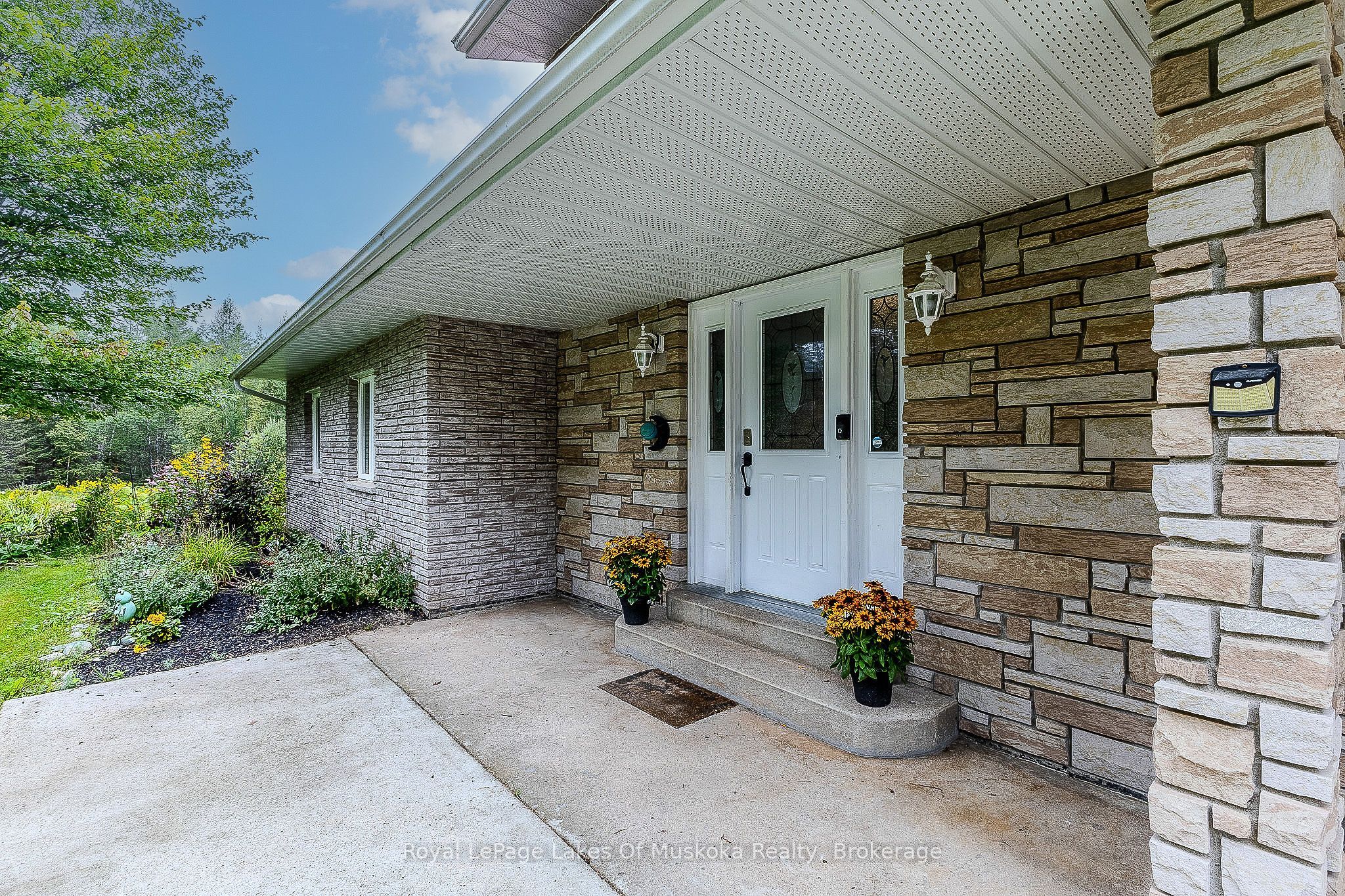 341 Woods Road Property Photo 3