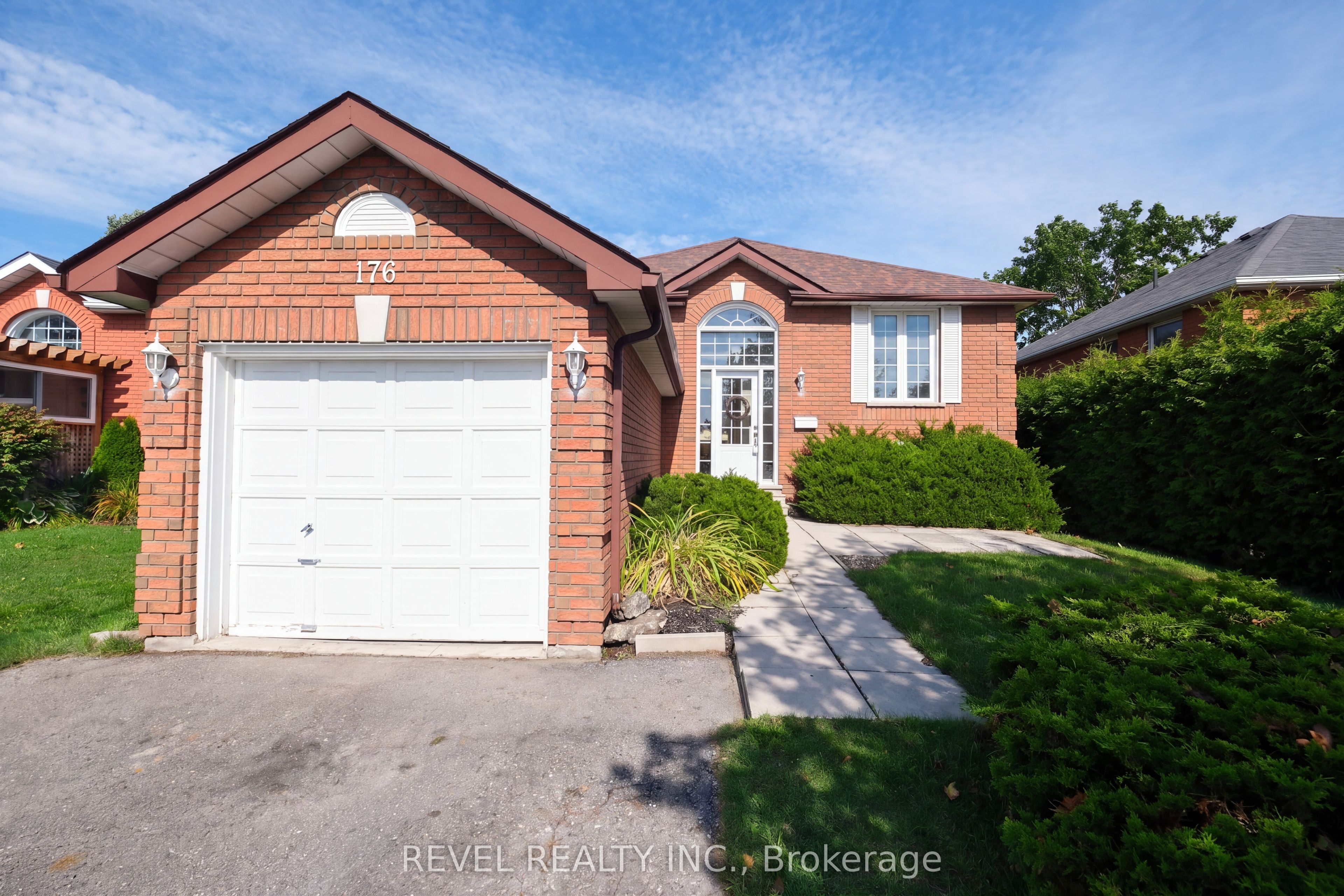 176 TOWERHILL Road Property Photo 1