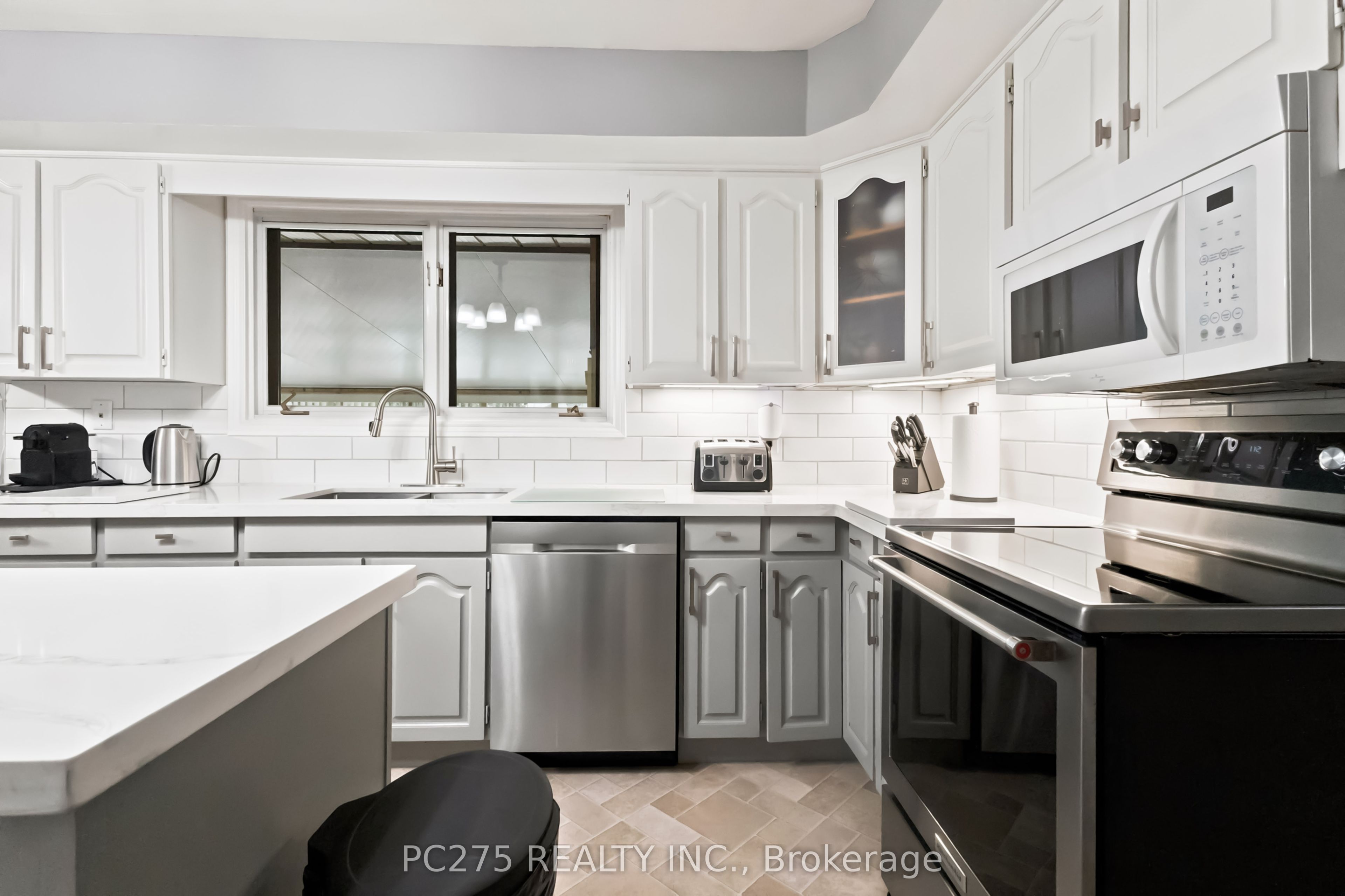 15195 Nine Mile Road Property Photo 12