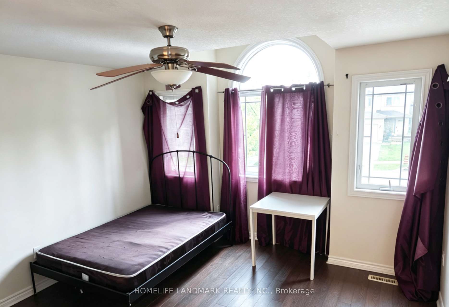 740 Oakcrossing Road Property Photo 6