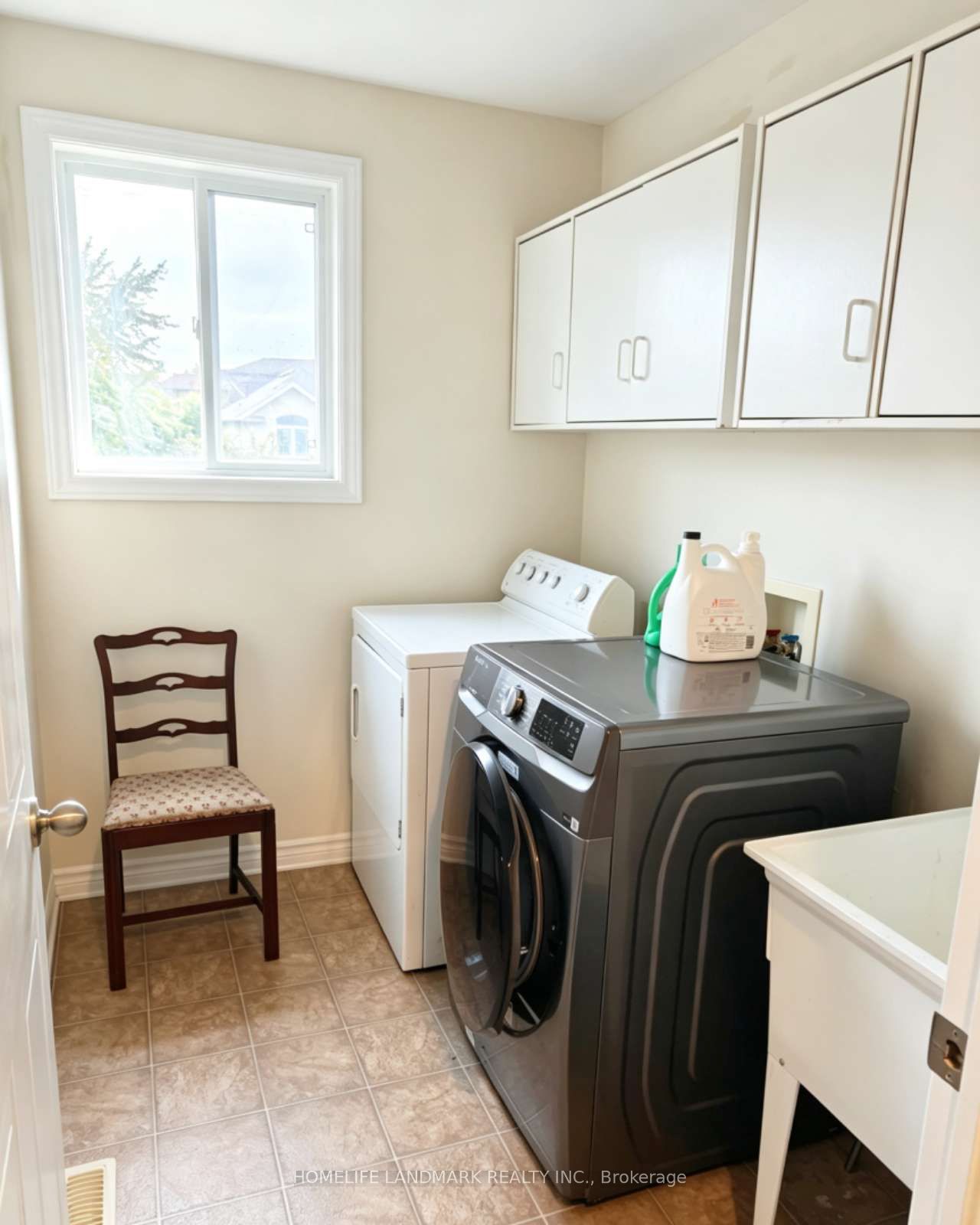 740 Oakcrossing Road Property Photo 12