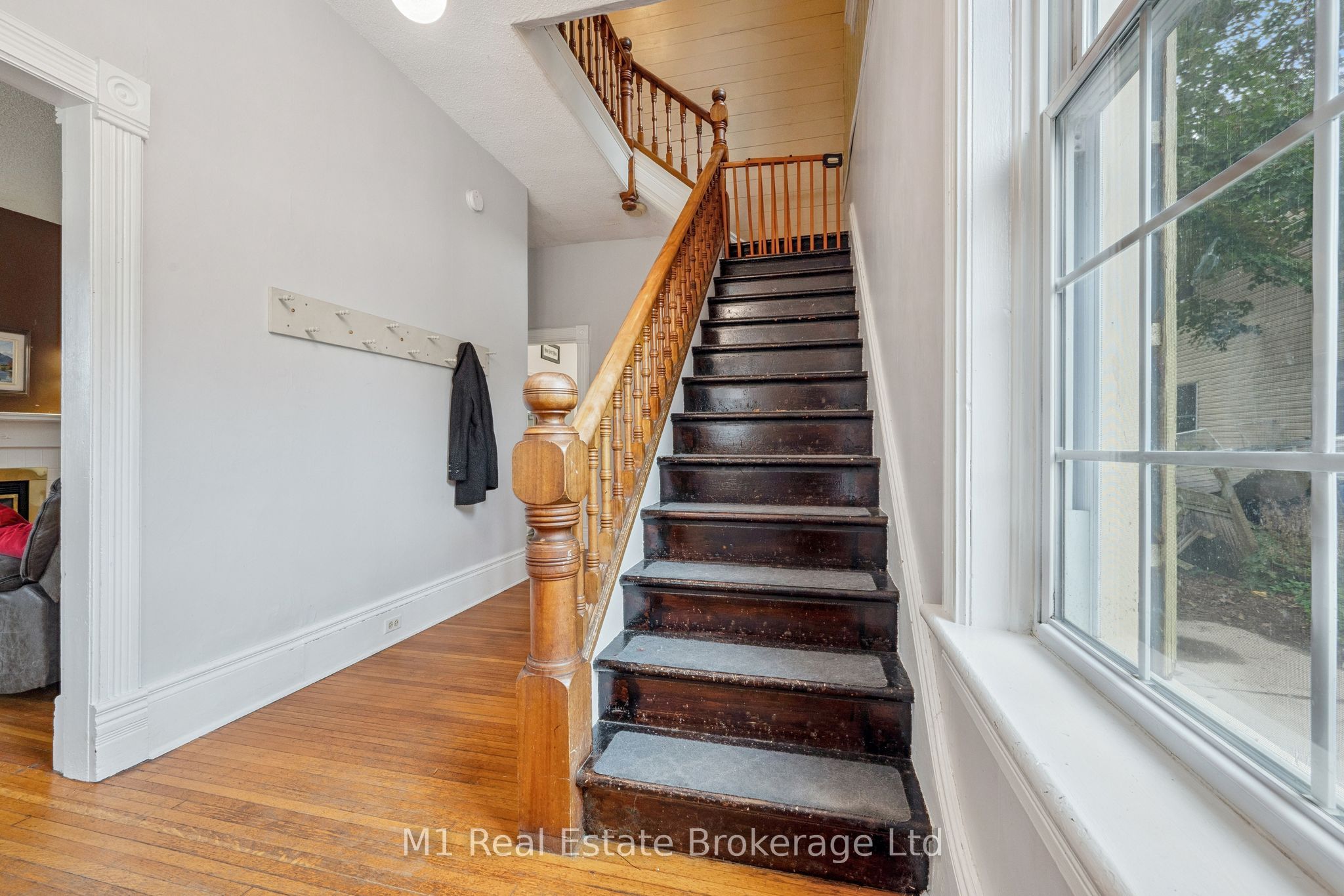 125 Elora Street S Property Photo 21