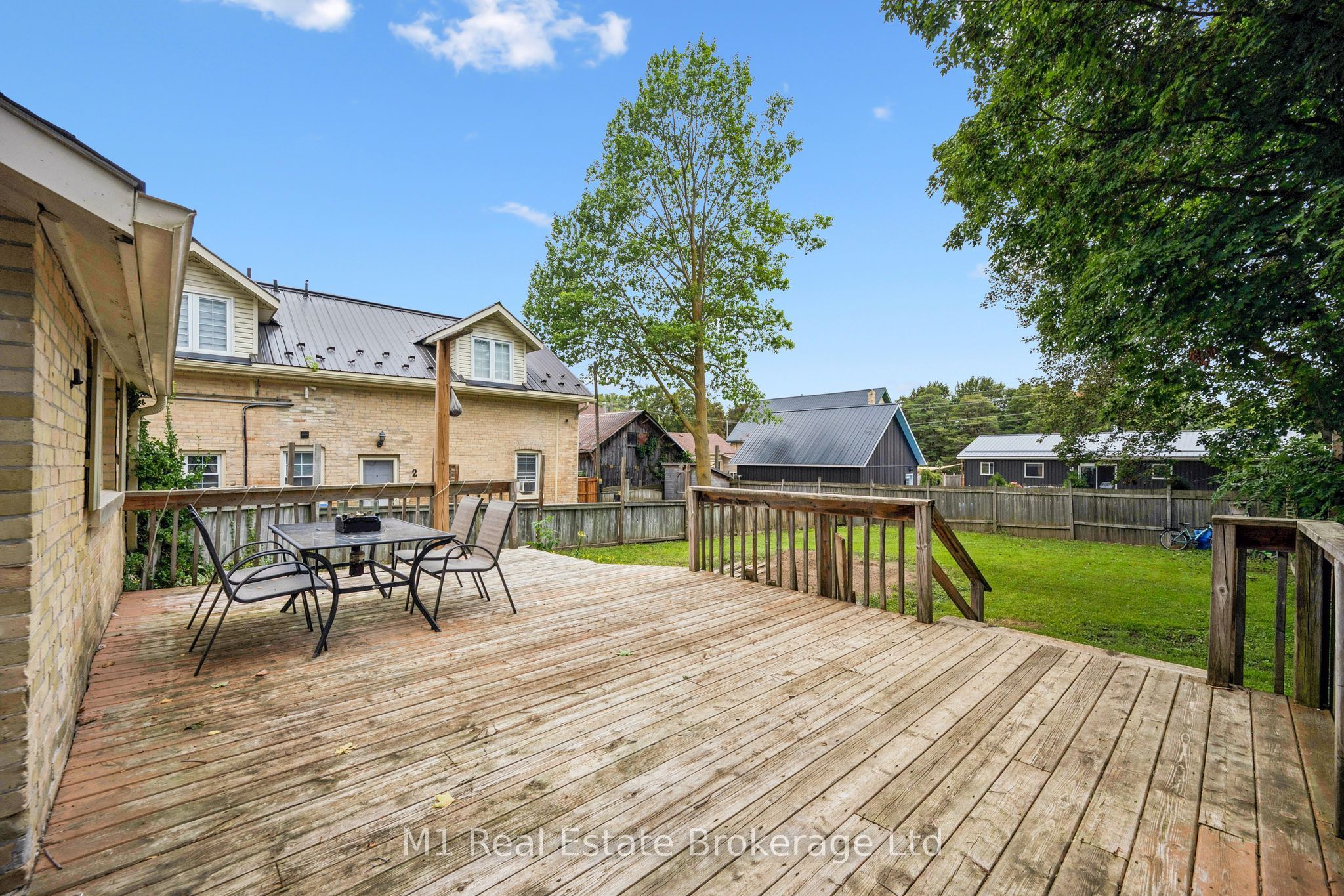 125 Elora Street S Property Photo 29