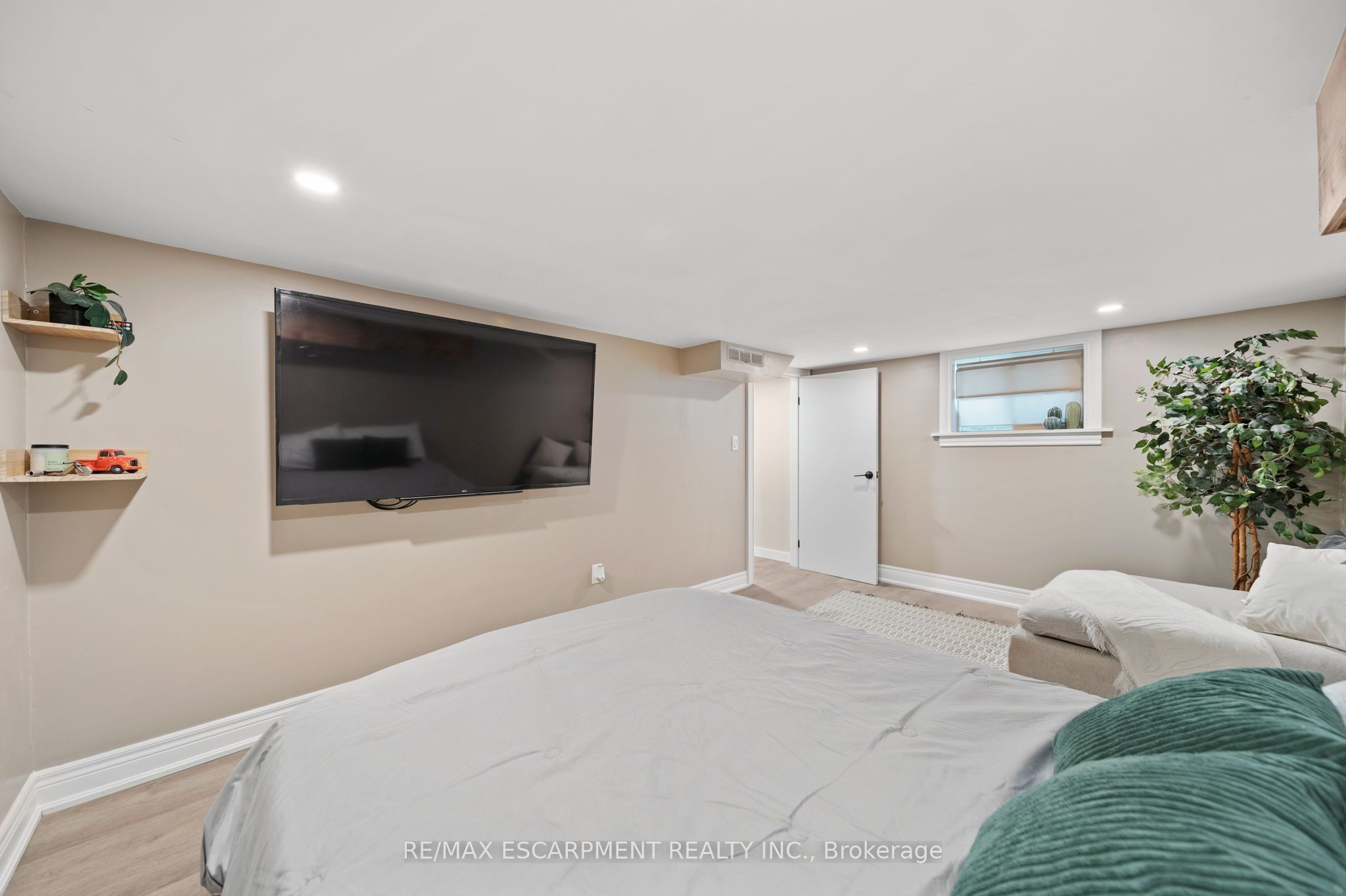 80 Sarah Street Property Photo 31
