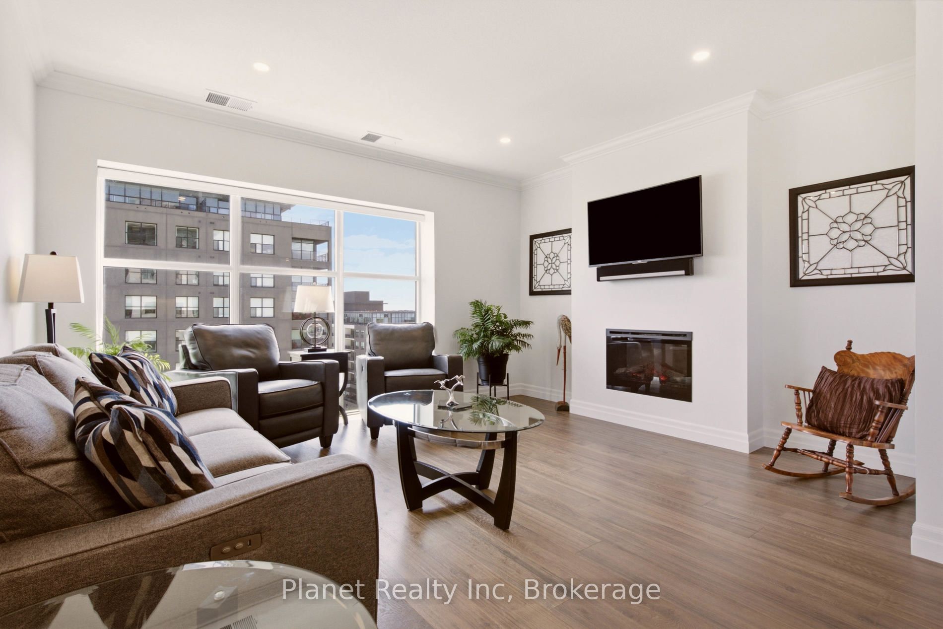 1878 Gordon Street 910 Property Photo 8