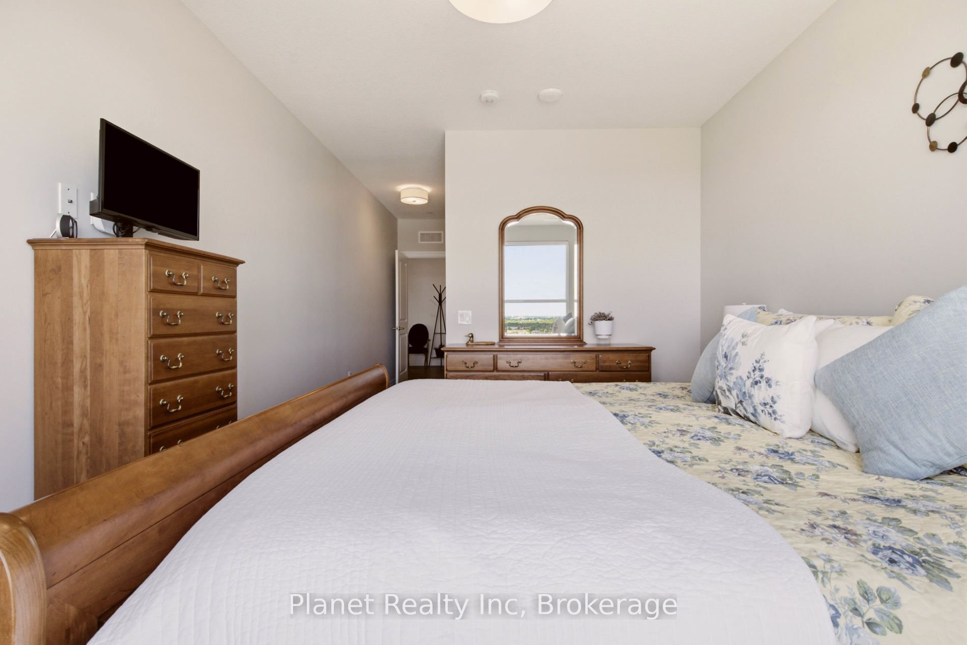 1878 Gordon Street 910 Property Photo 11