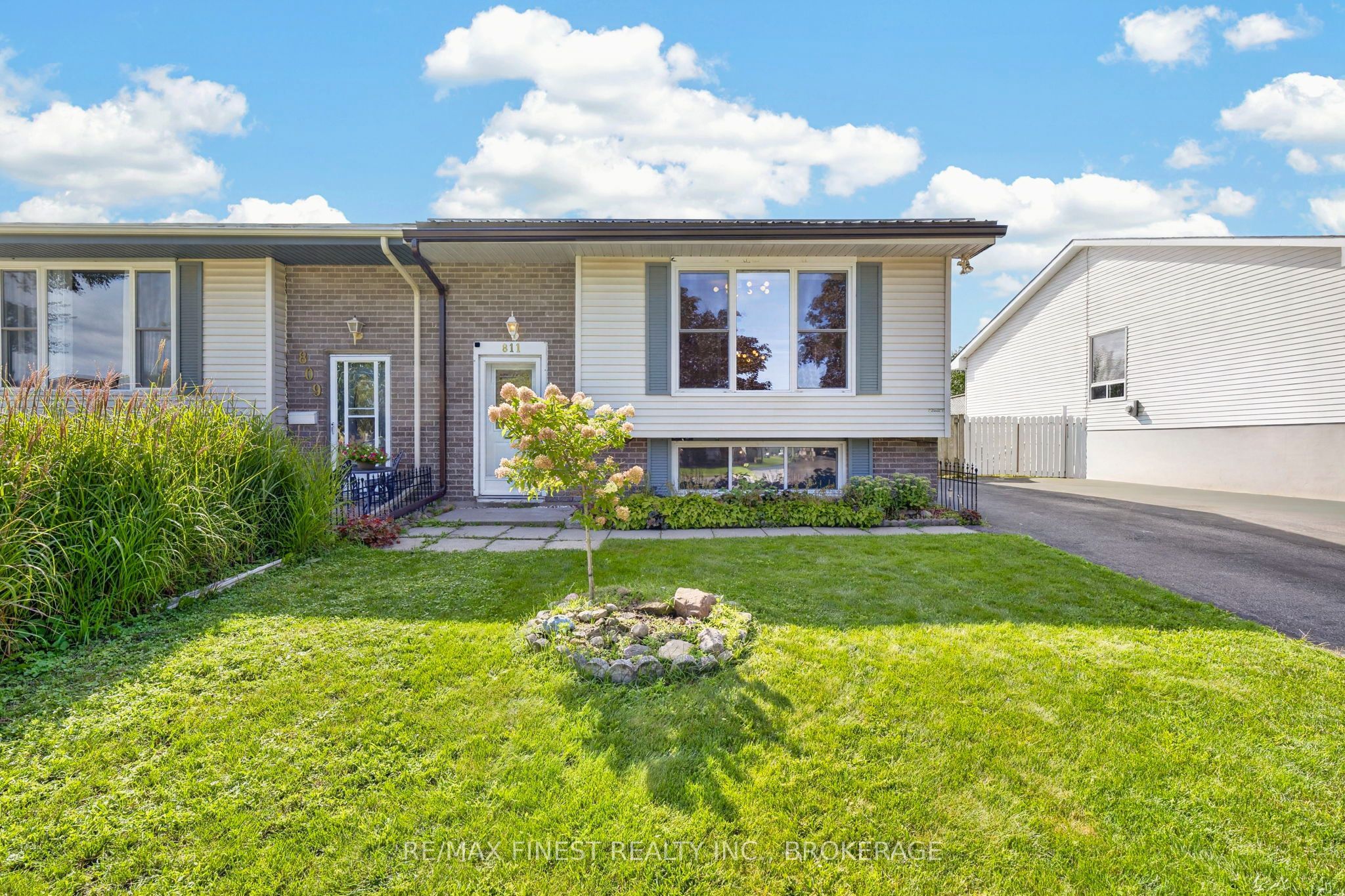 811 Cunningham Crescent Property Photo 1