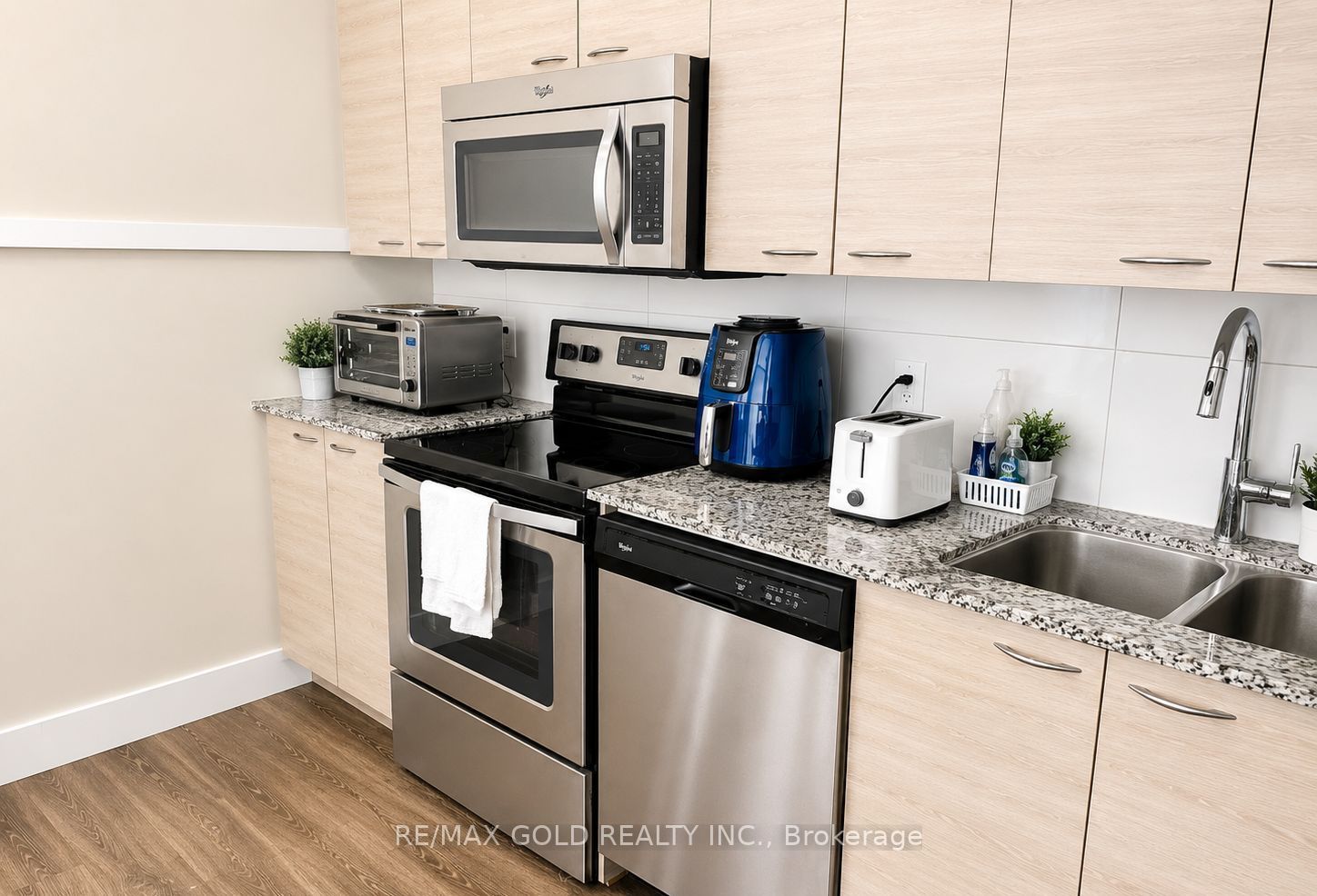 253 Albert Street 112 Property Photo 15