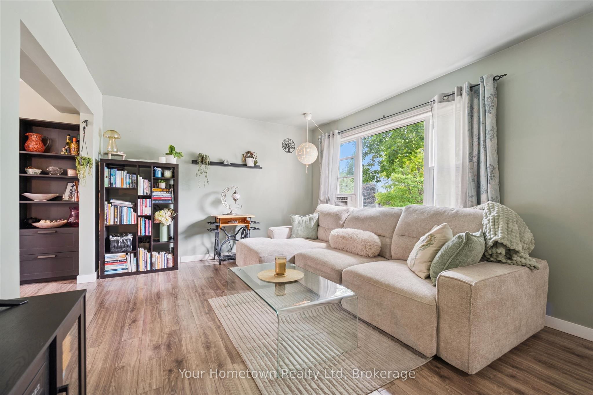 497 St Patrick Street E Property Photo 4