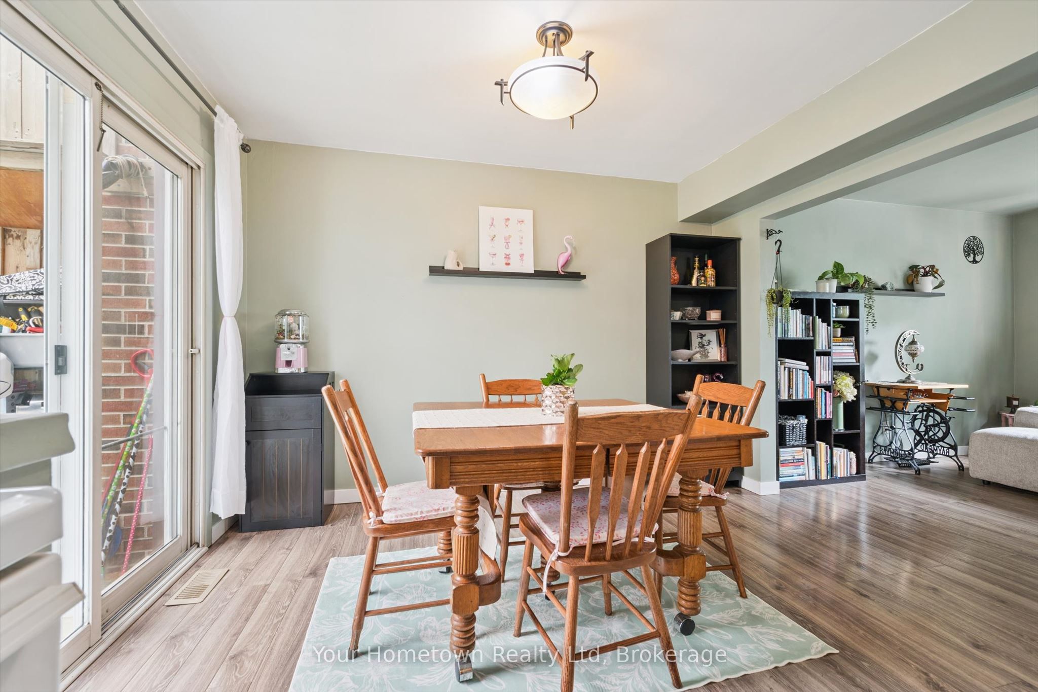 497 St Patrick Street E Property Photo 7