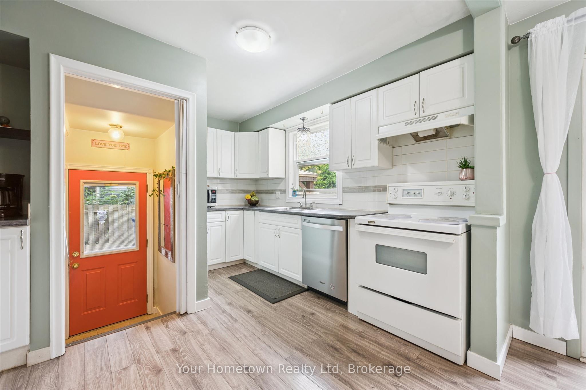 497 St Patrick Street E Property Photo 9