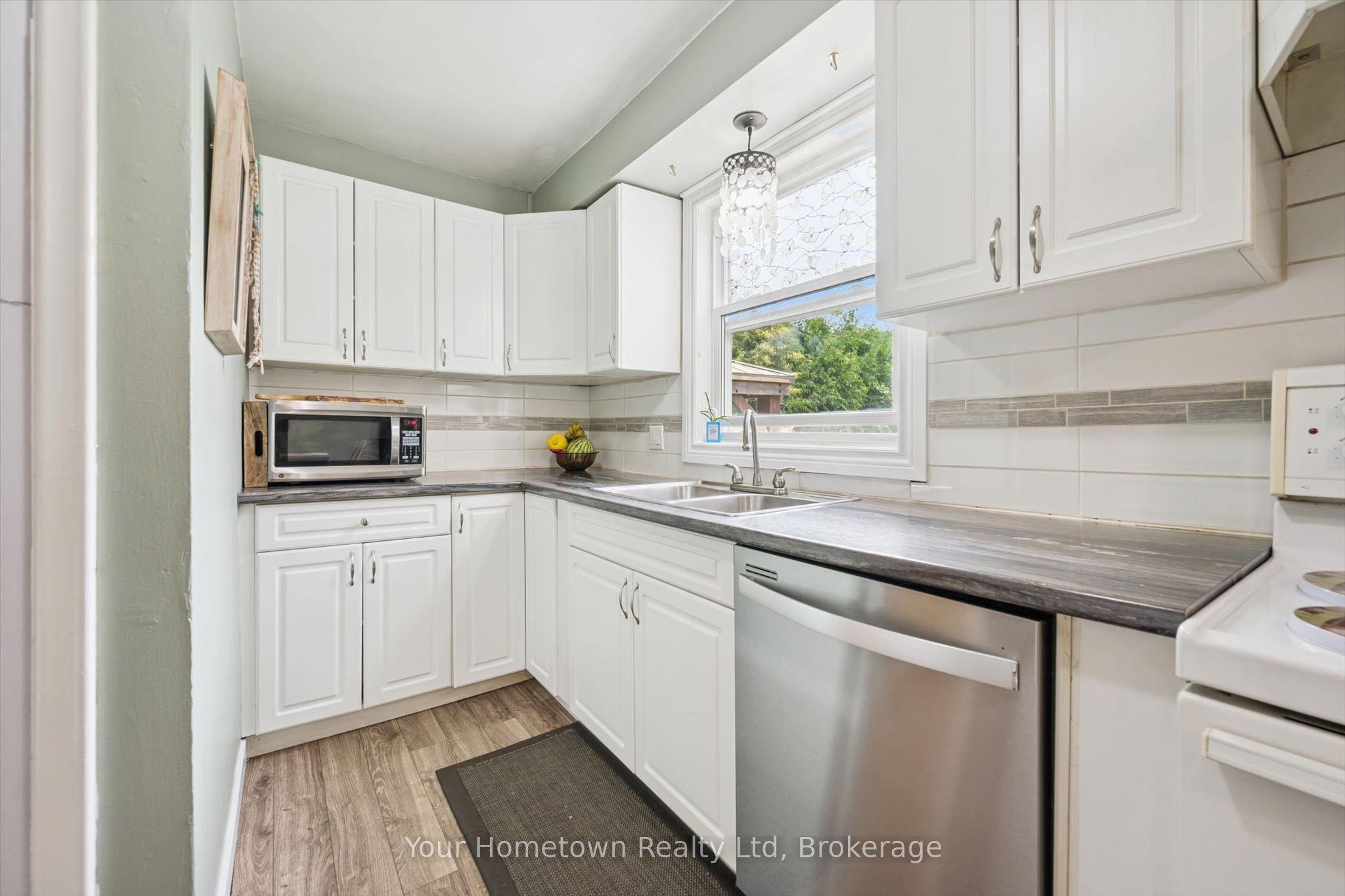 497 St Patrick Street E Property Photo 10
