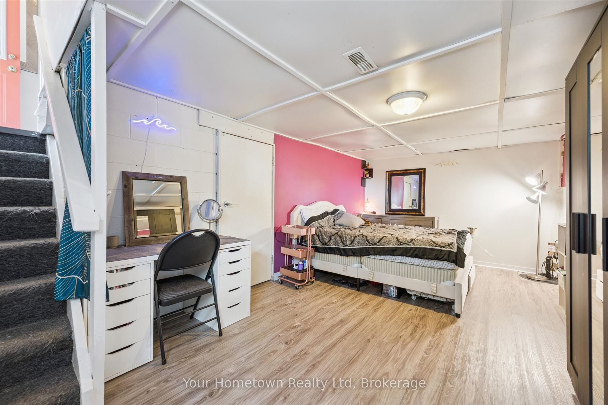 497 St Patrick Street E Property Photo 19