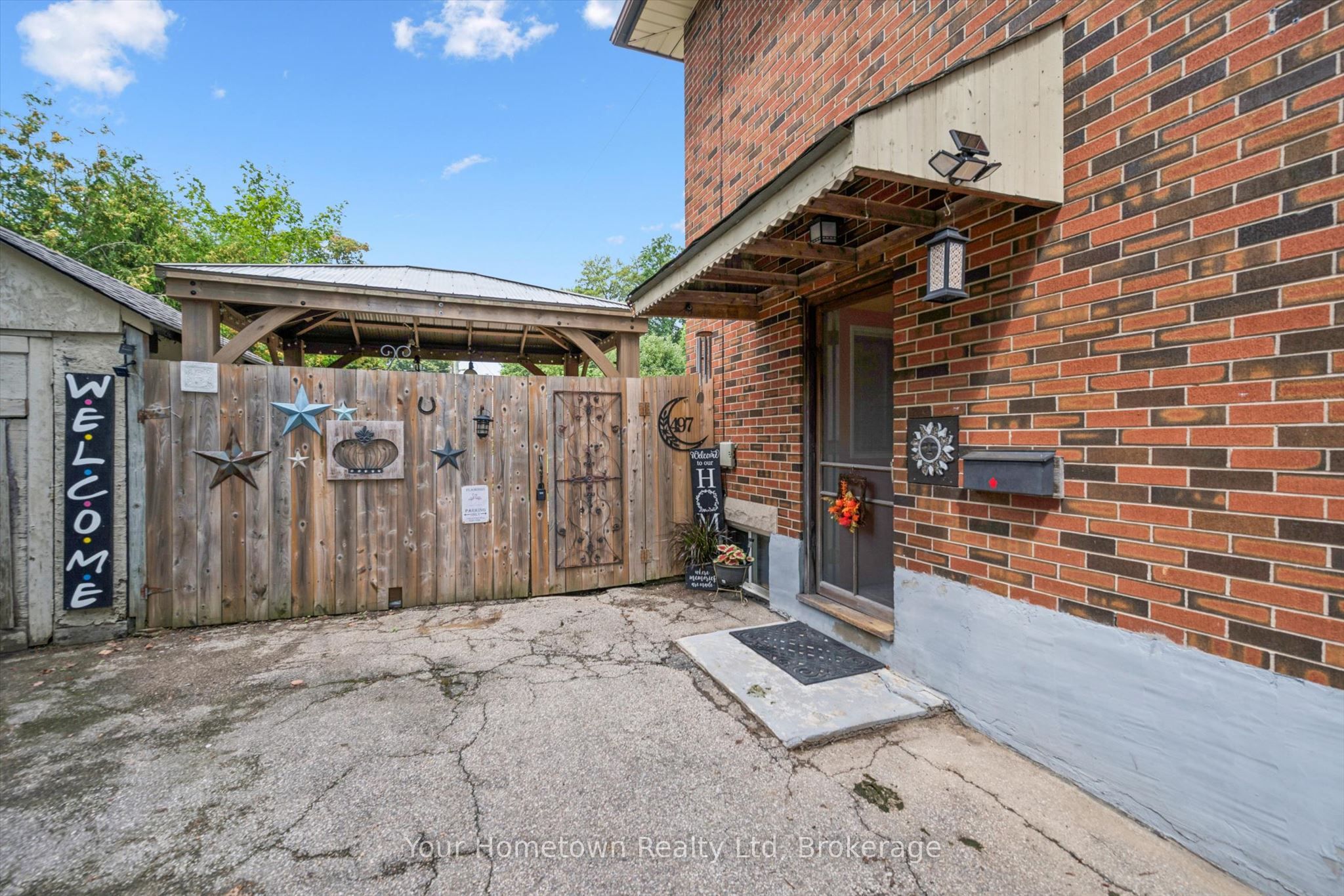 497 St Patrick Street E Property Photo 25