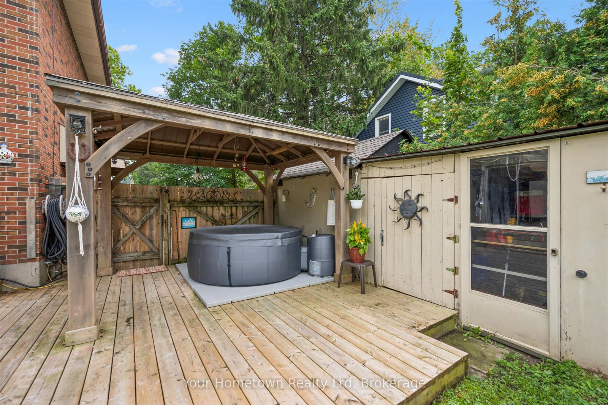 497 St Patrick Street E Property Photo 32