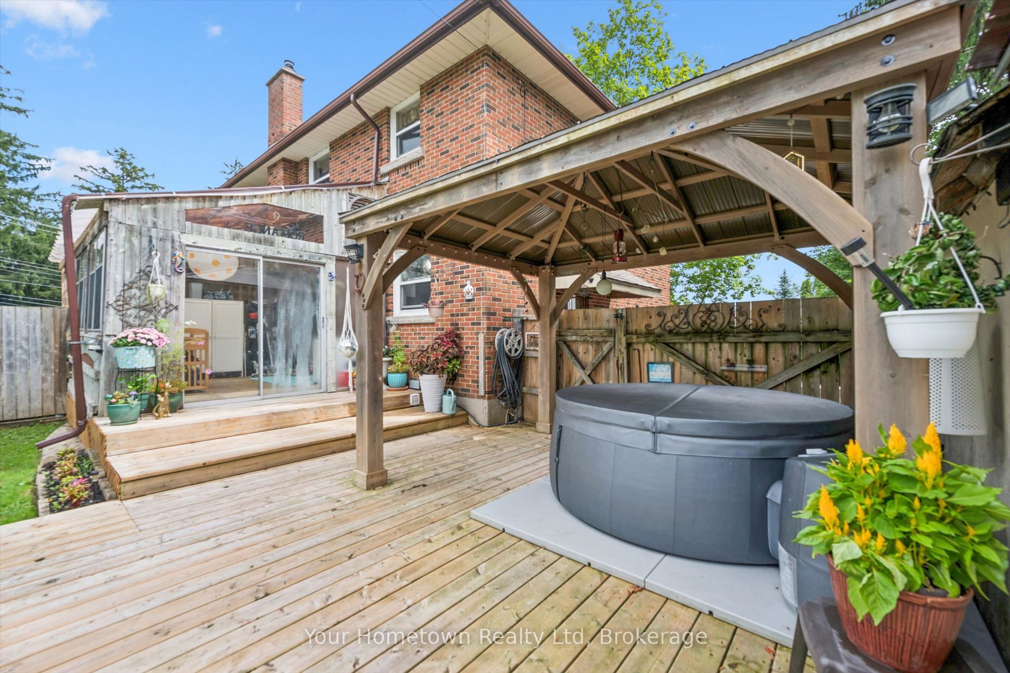 497 St Patrick Street E Property Photo 34