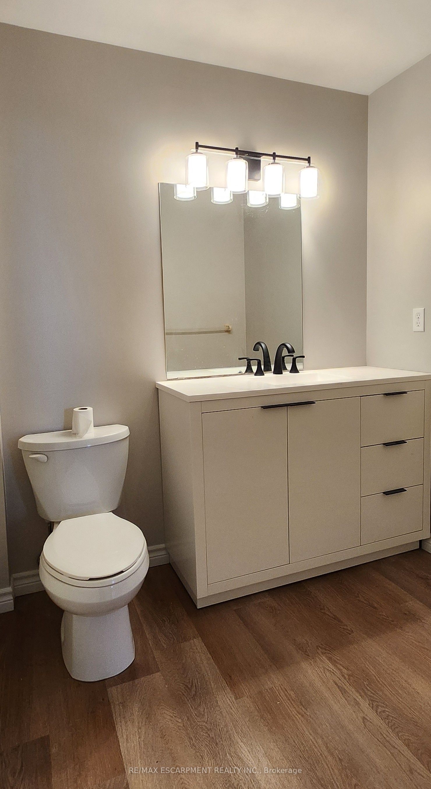 421 Fairview Drive 501 Property Photo 20