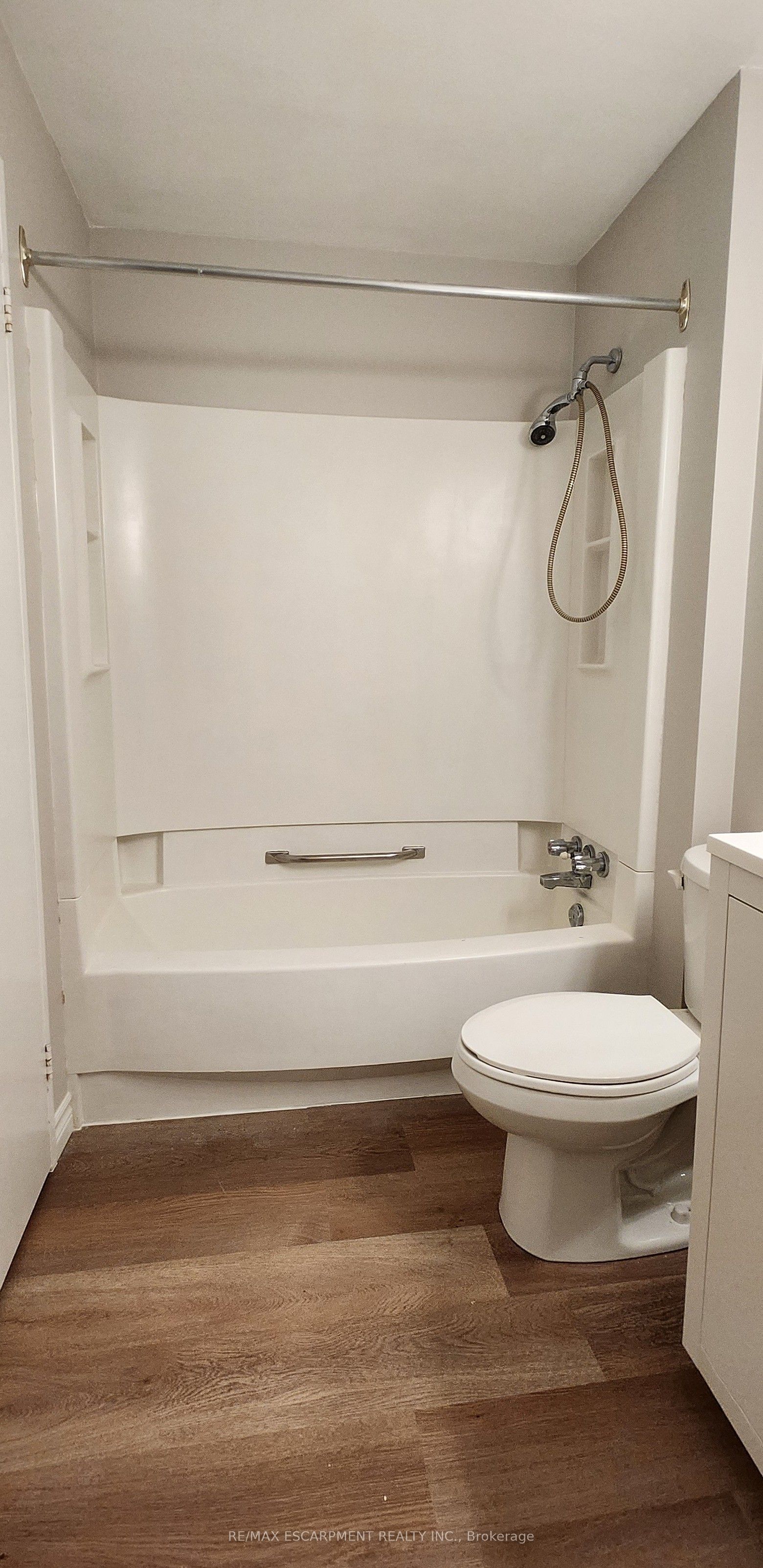 421 Fairview Drive 501 Property Photo 21
