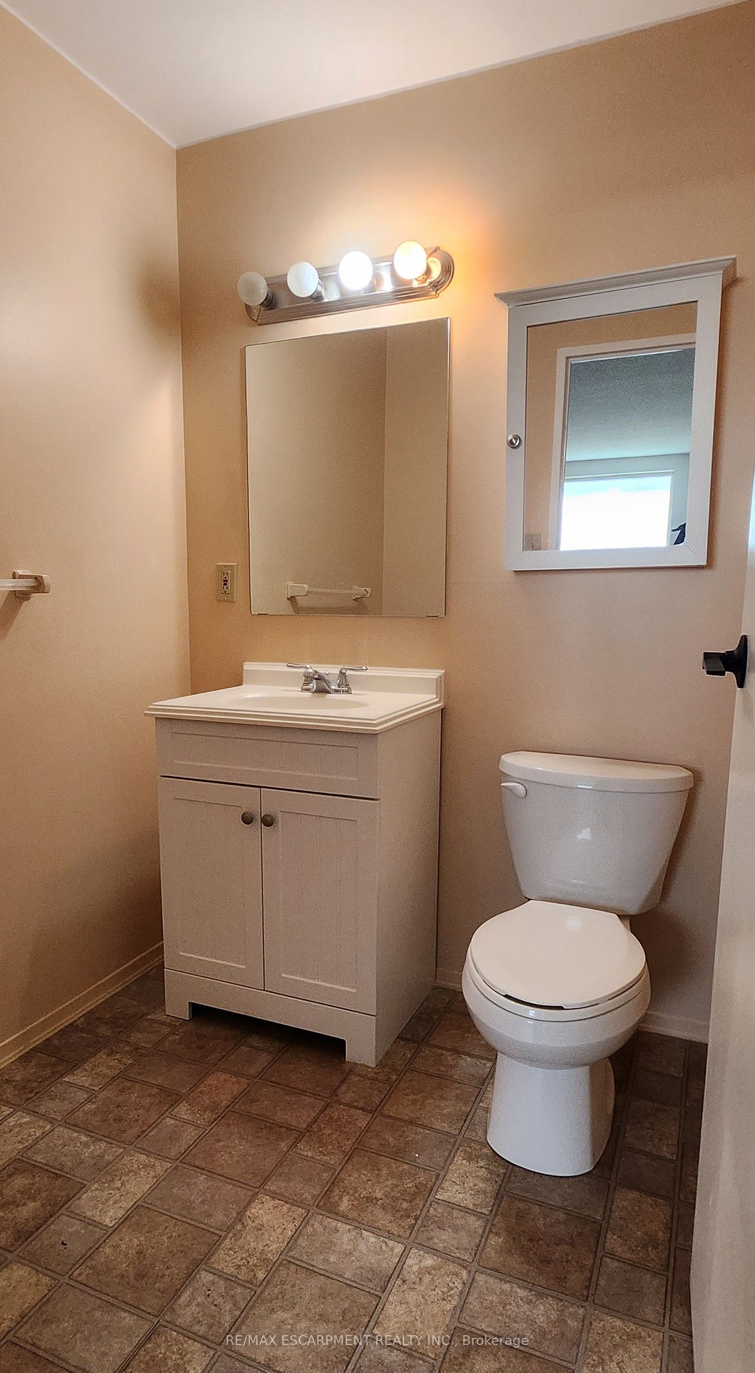 421 Fairview Drive 501 Property Photo 24