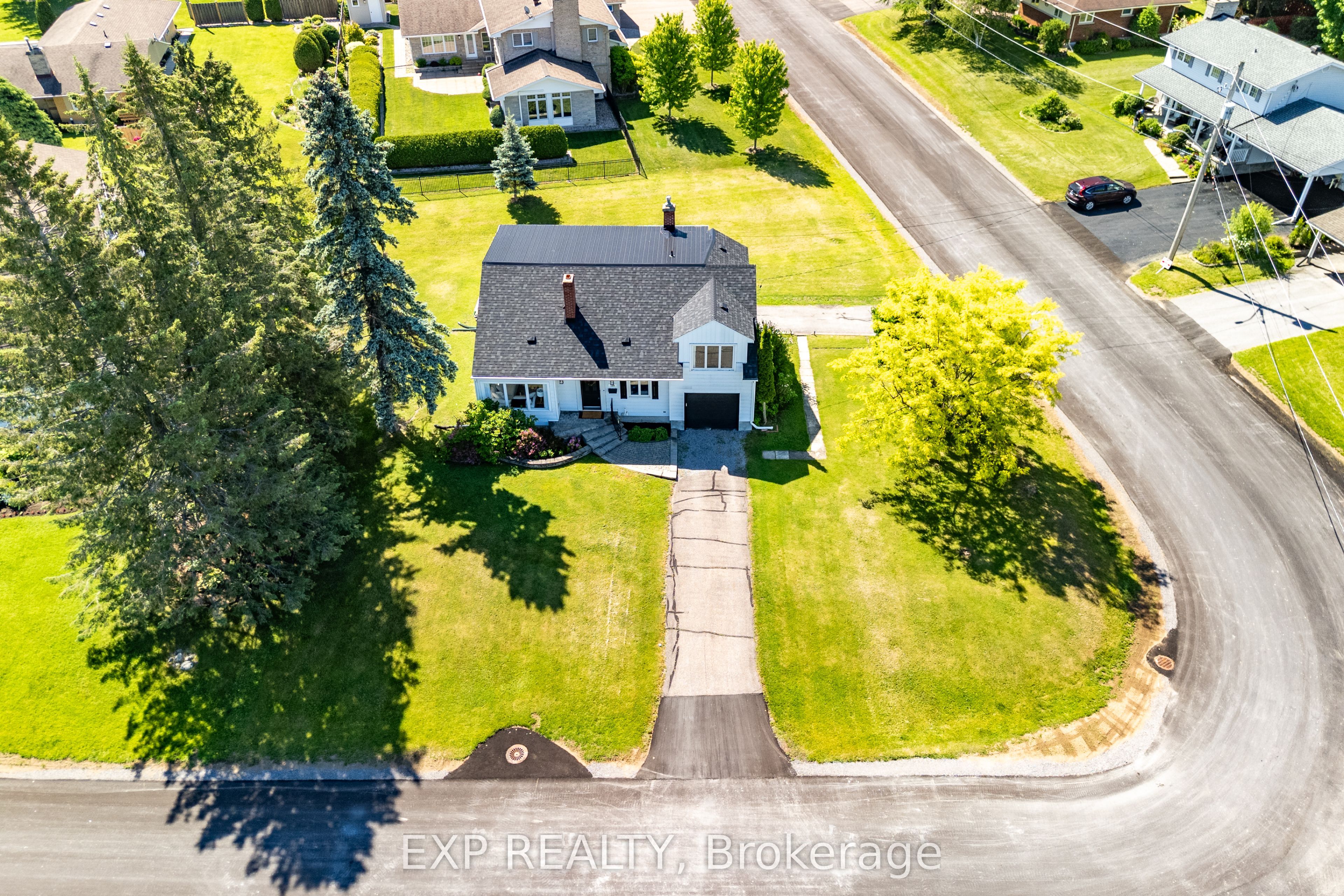 150 Stevenson Crescent Property Photo 3