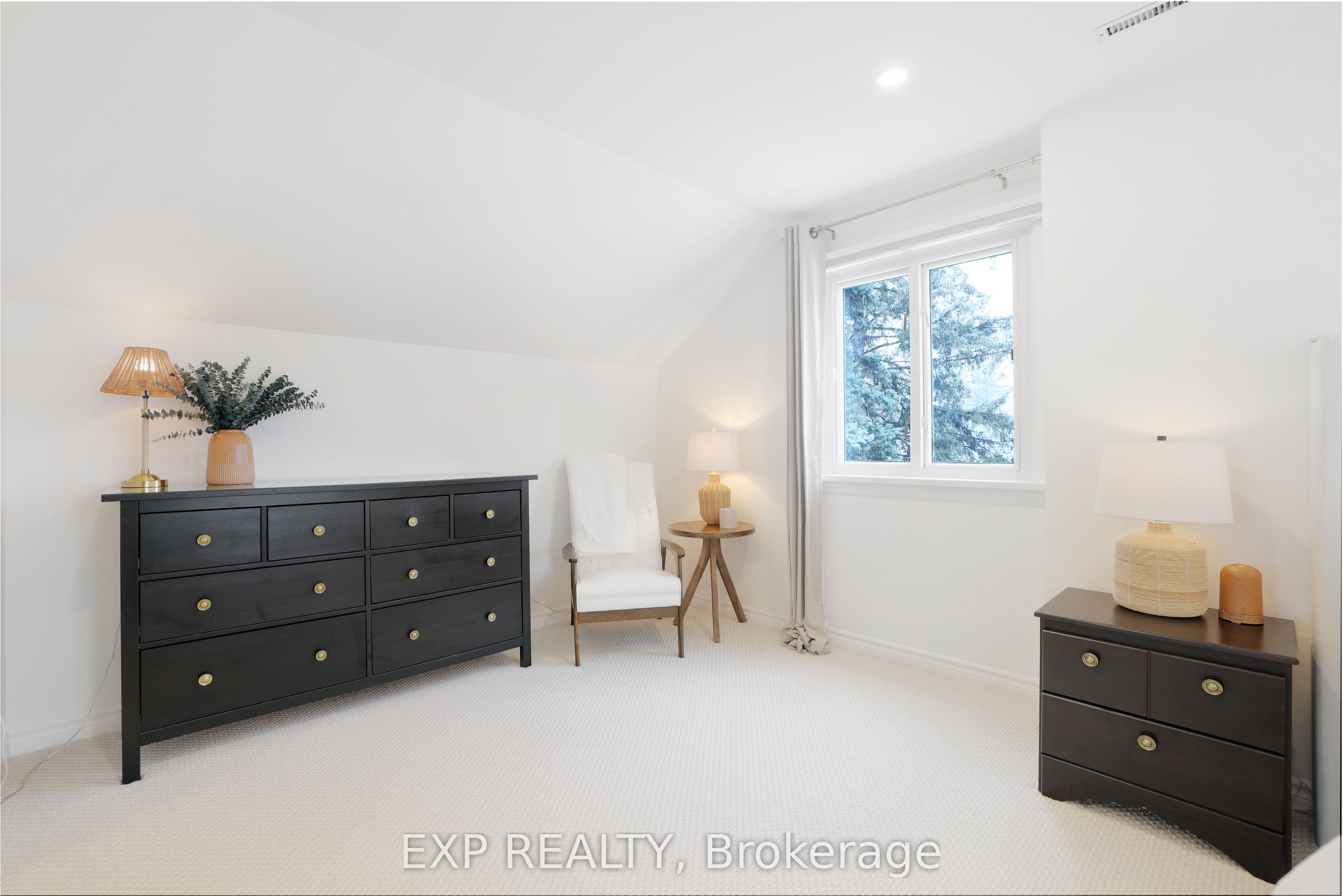 150 Stevenson Crescent Property Photo 28
