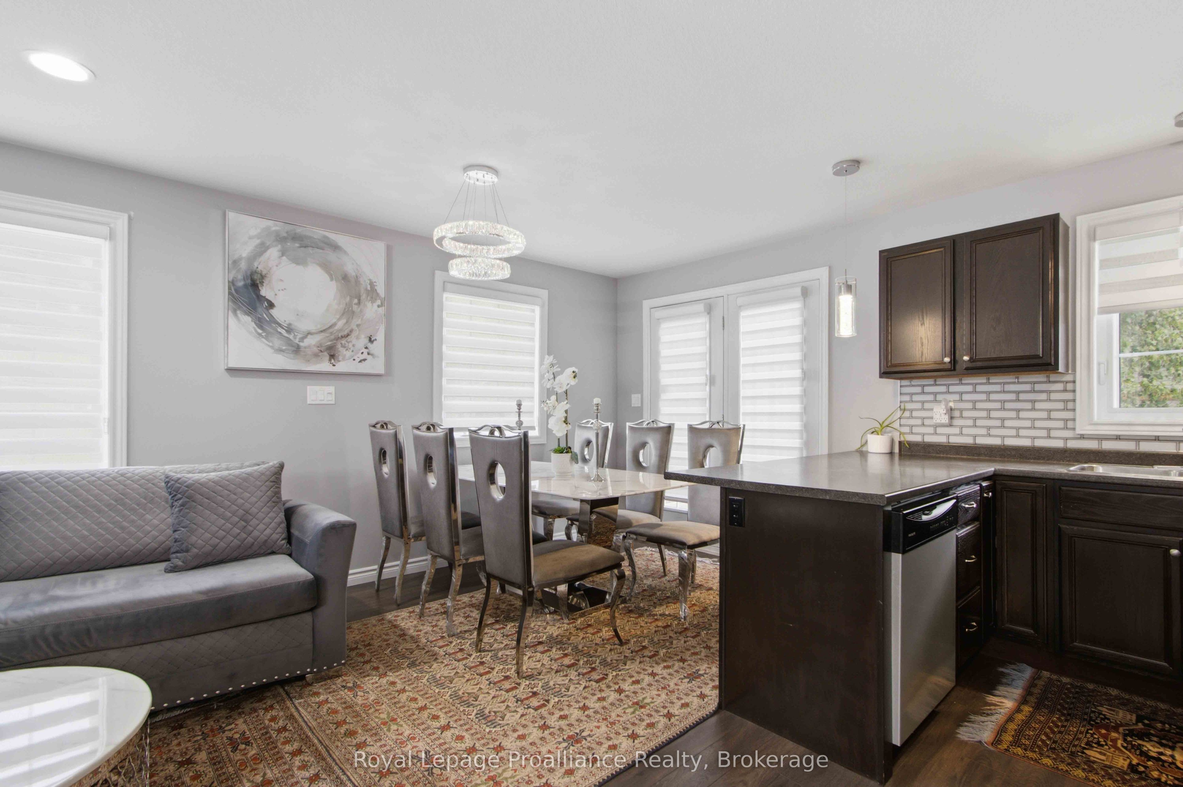 172 Nicholas Street Property Photo 8