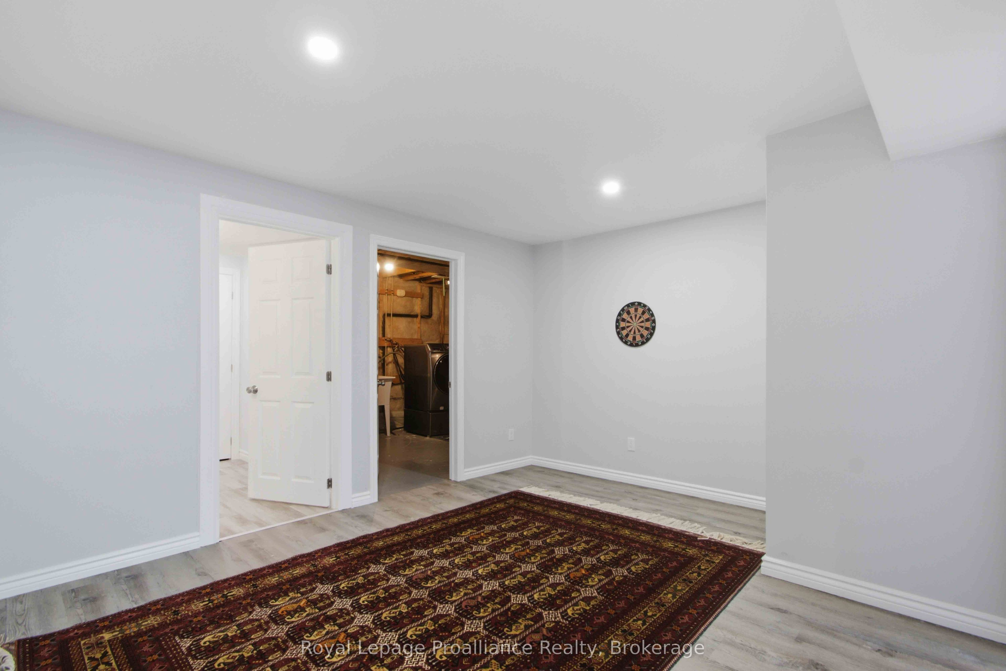172 Nicholas Street Property Photo 20