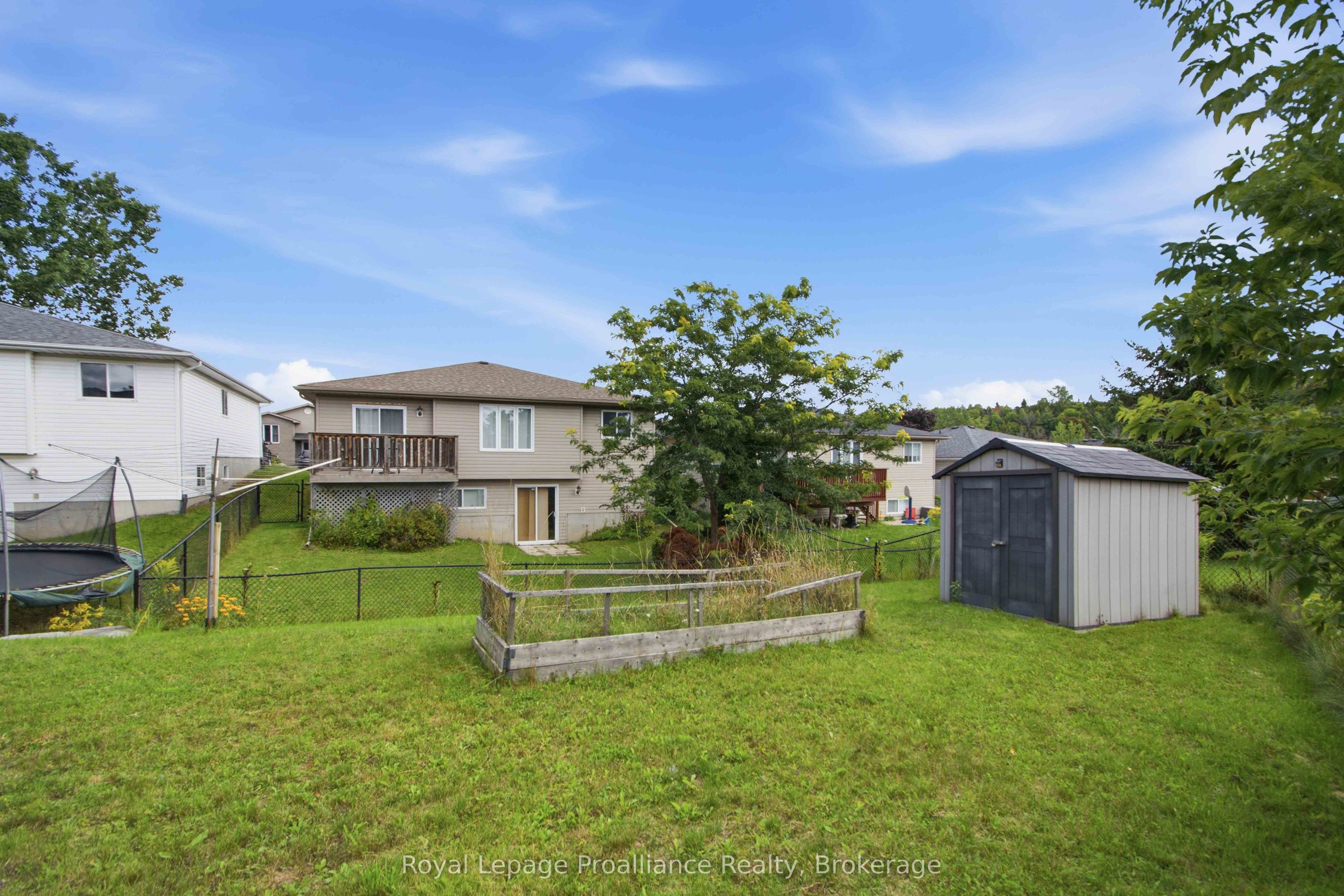 172 Nicholas Street Property Photo 25