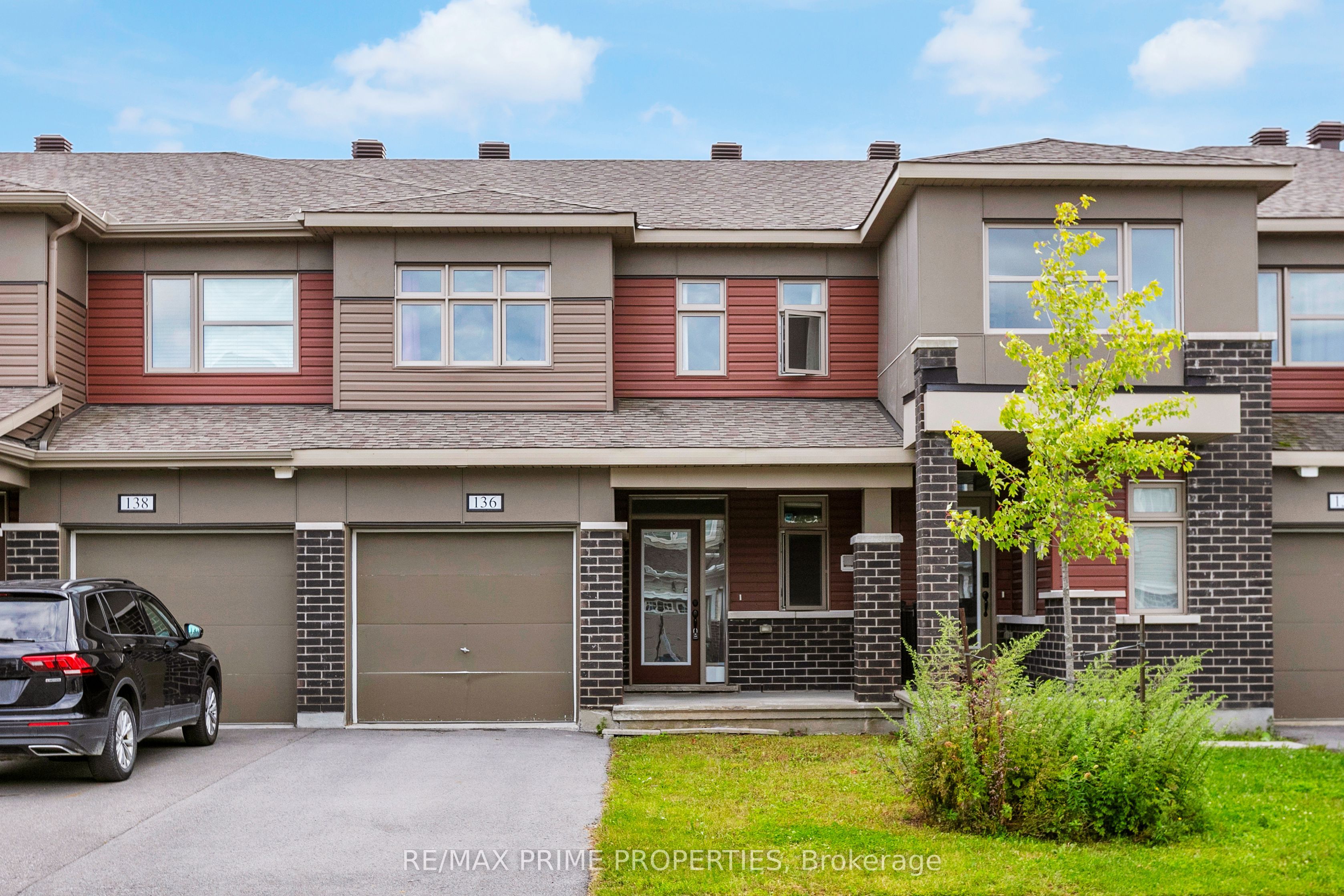 136 Lanceleaf Way Property Photo 1
