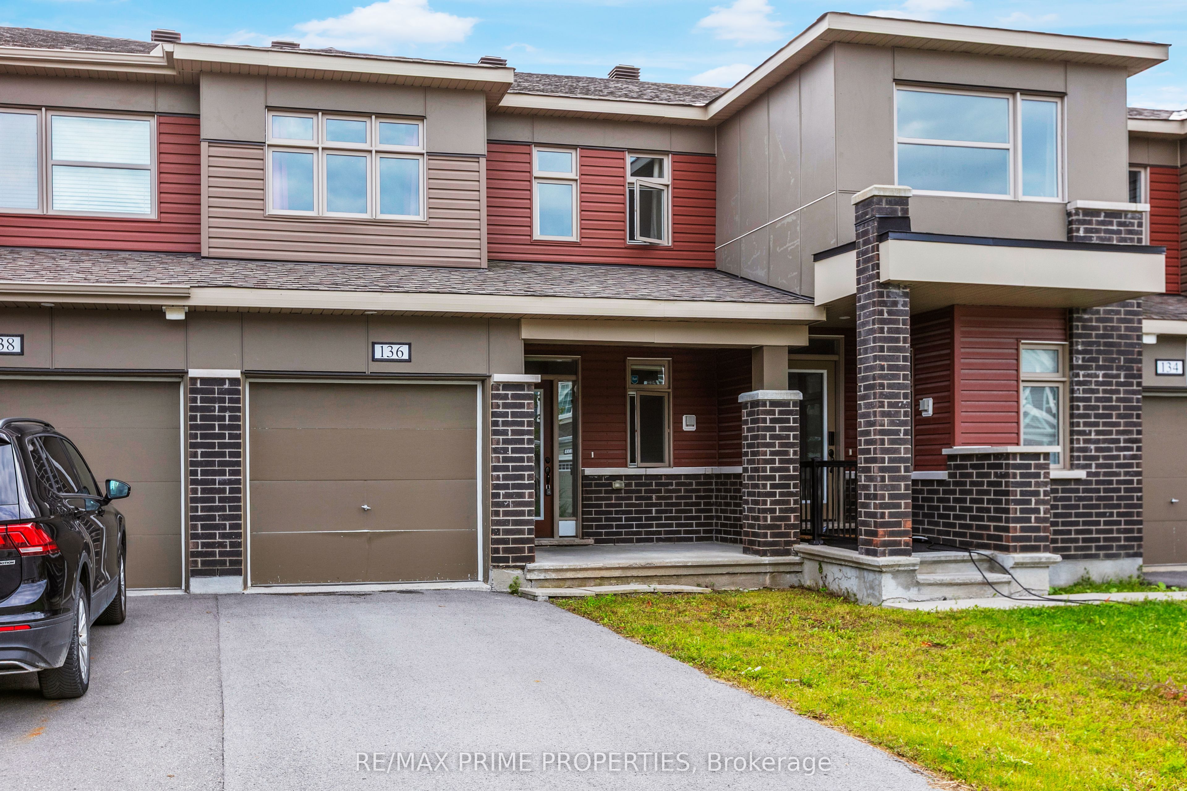 136 Lanceleaf Way Property Photo 2