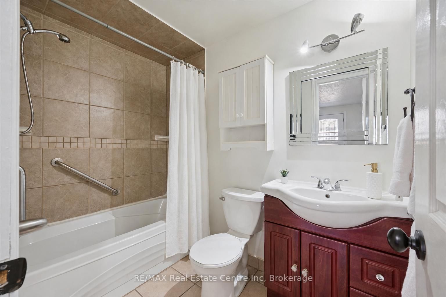 12 Mccartney Road Property Photo 10