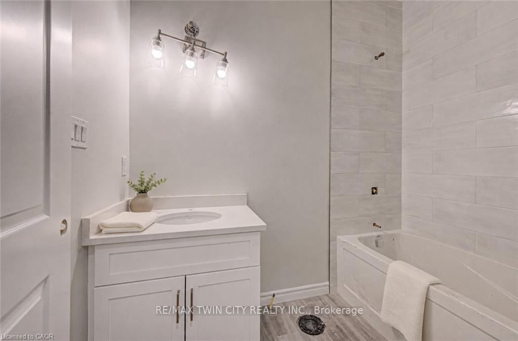 44 Main Street 19 Property Photo 14