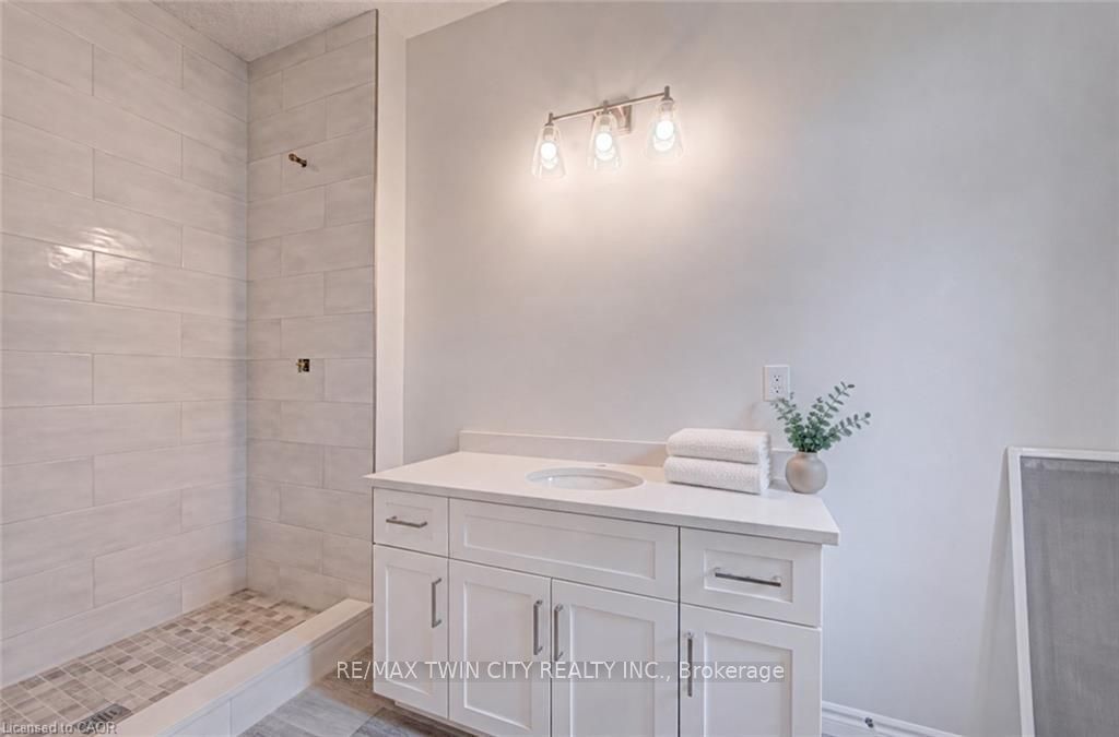 44 Main Street 19 Property Photo 17