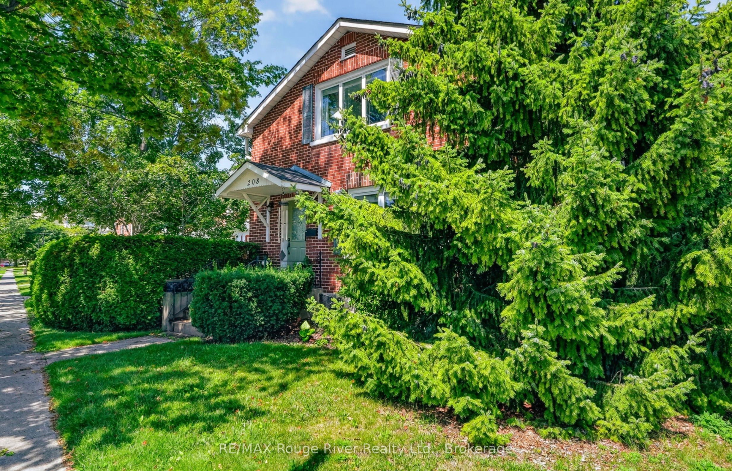 208 Albert Street Property Photo 2