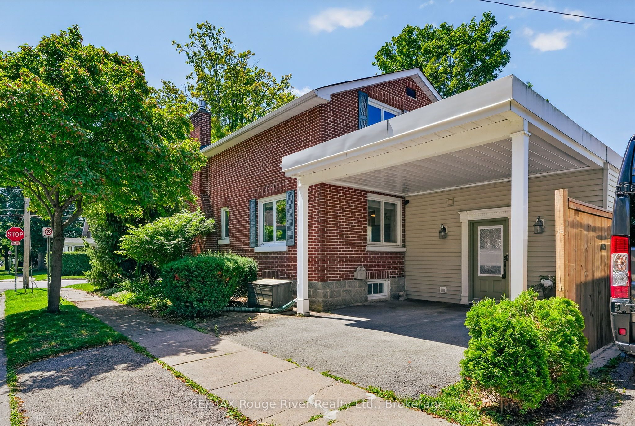 208 Albert Street Property Photo 44