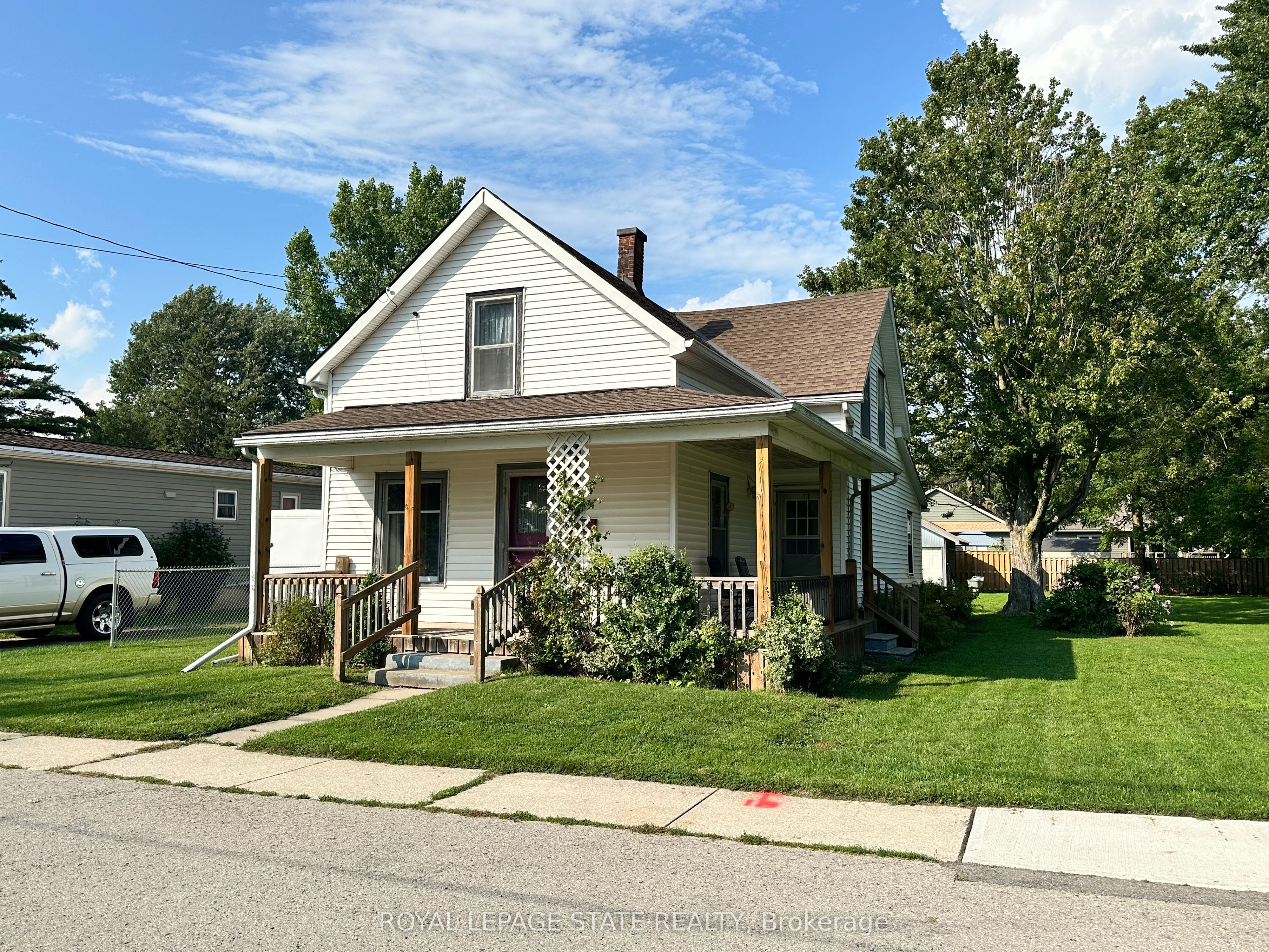 305 North Cayuga Street W Property Photo 4