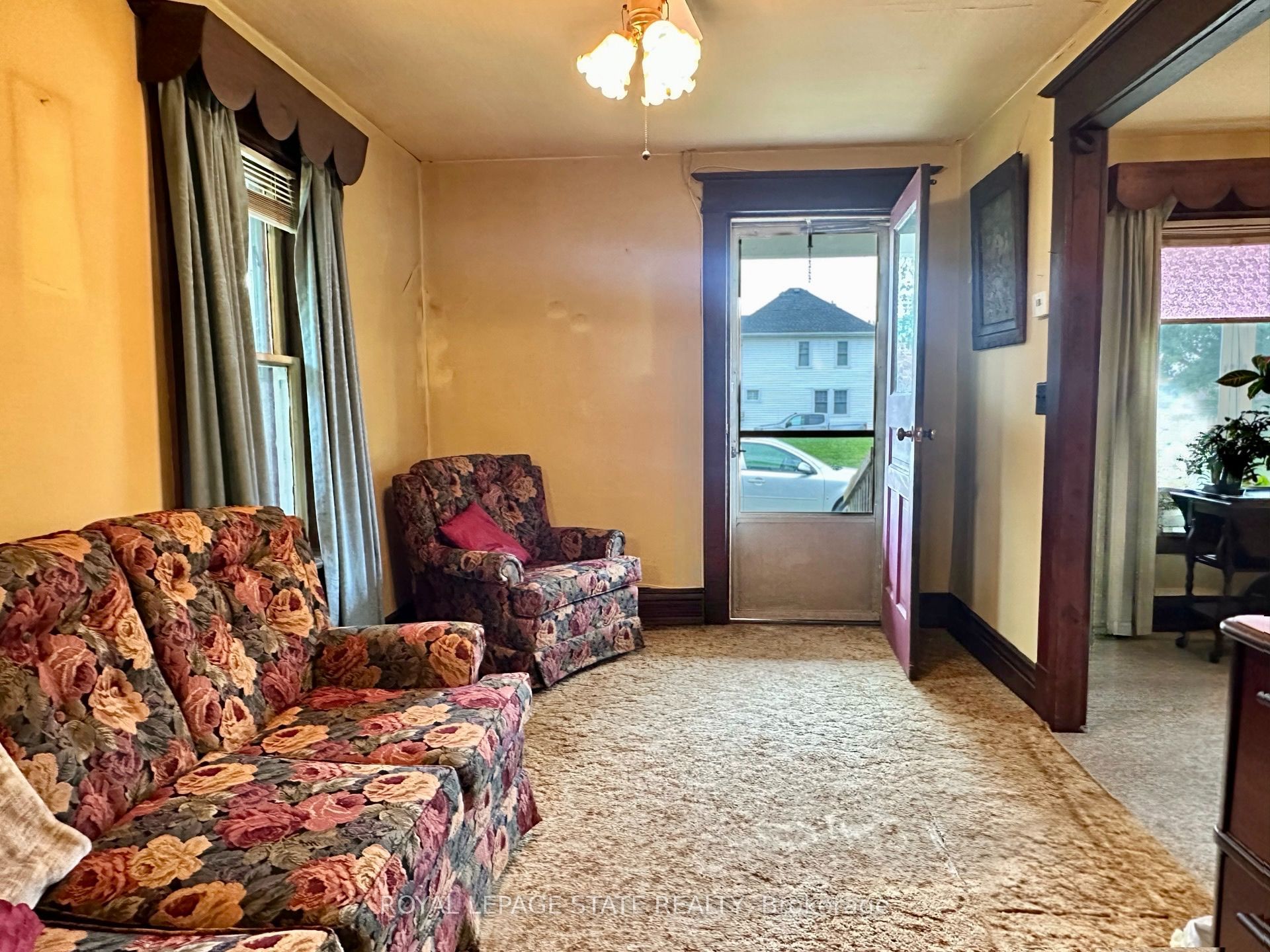 305 North Cayuga Street W Property Photo 11