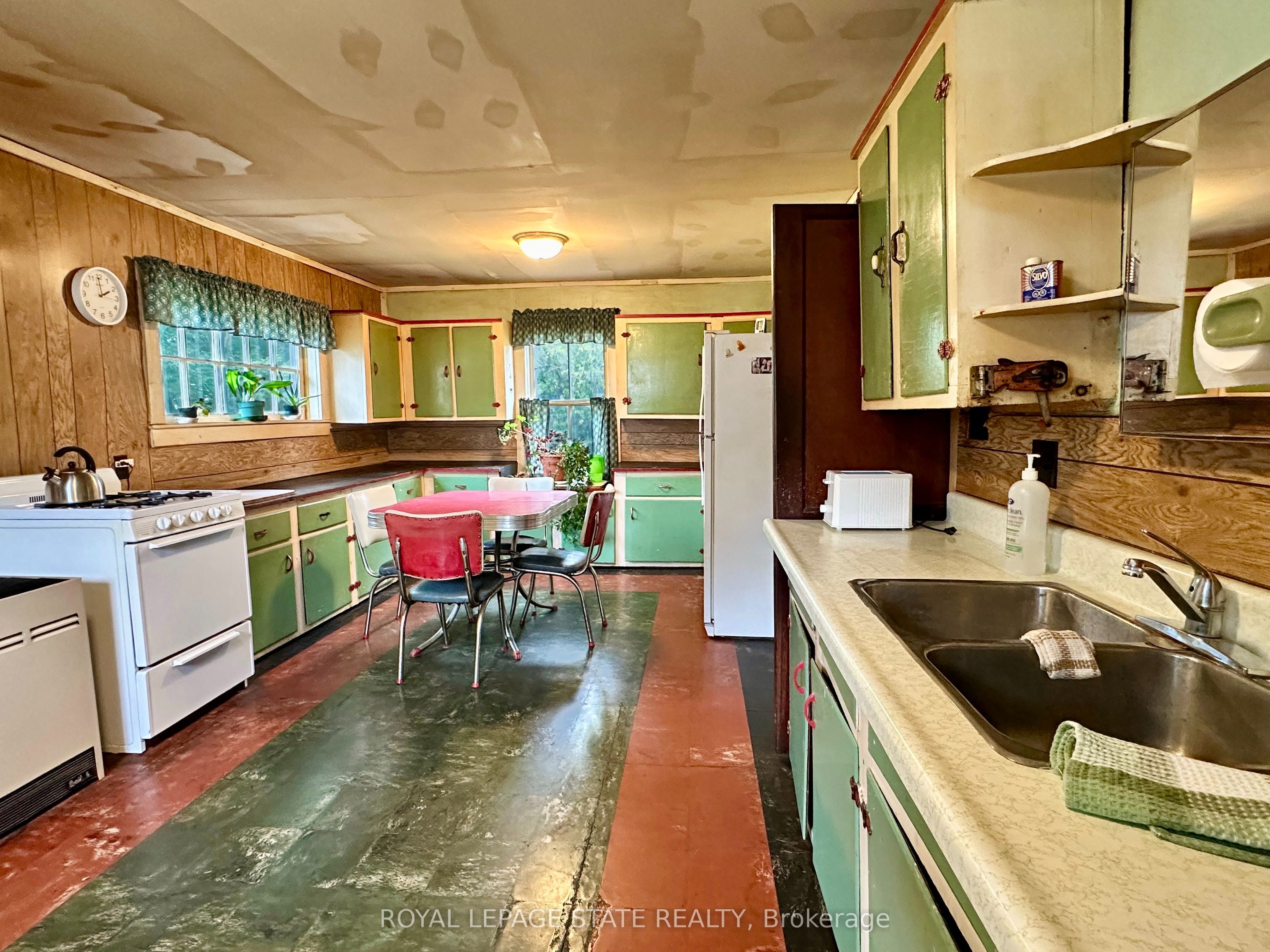 305 North Cayuga Street W Property Photo 22