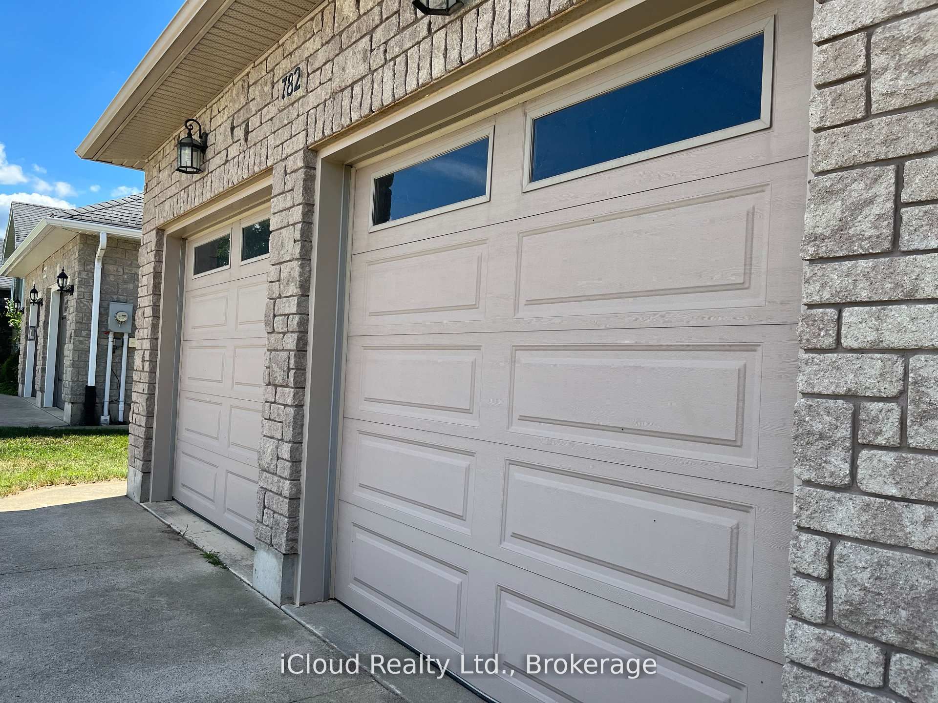 782 Brentwood Drive Property Photo 4
